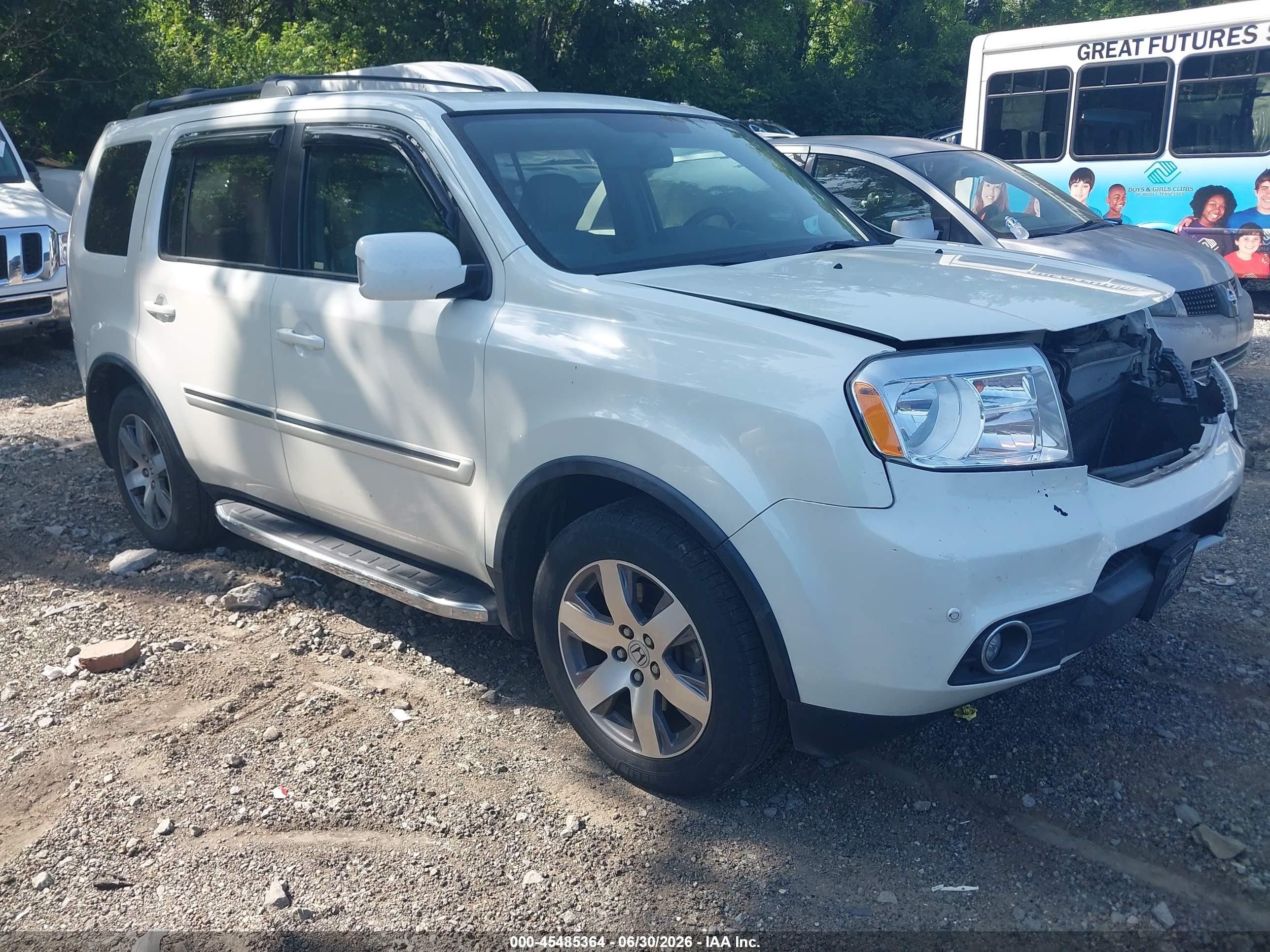 2015 Honda Pilot Touring White vin: 5FNYF4H93FB005179