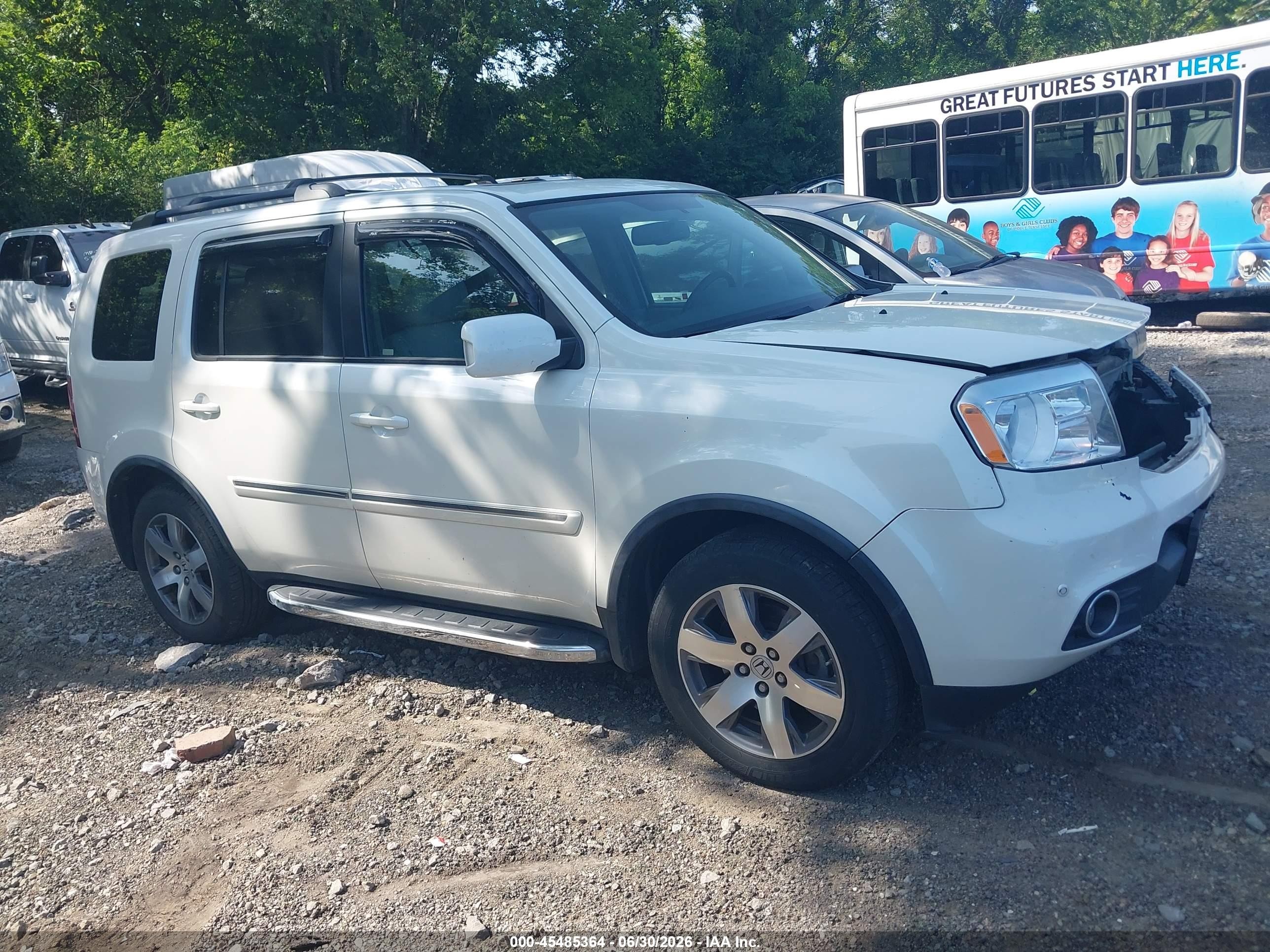 2015 Honda Pilot Touring White vin: 5FNYF4H93FB005179