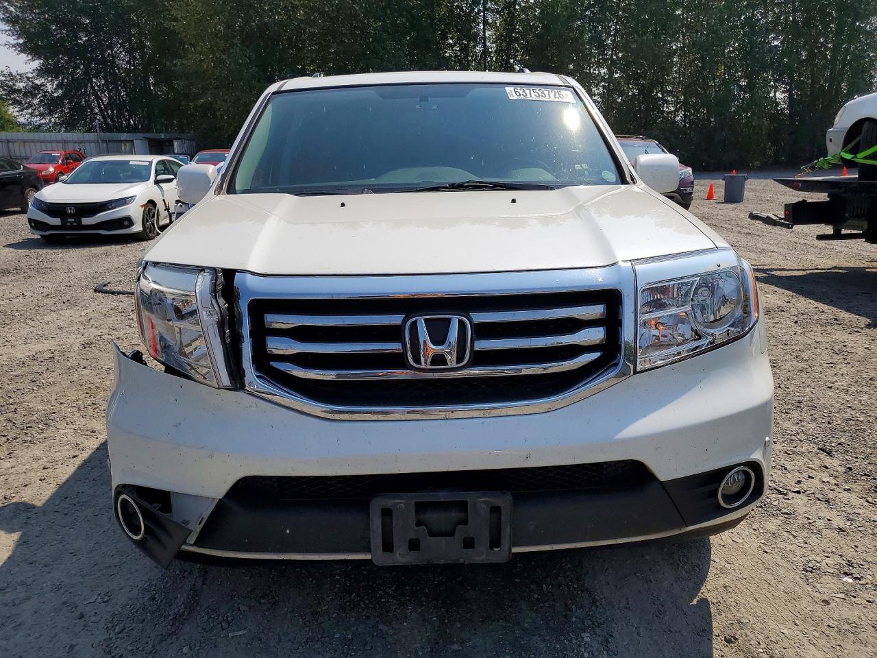 2015 Honda Pilot Touring White vin: 5FNYF4H93FB014934