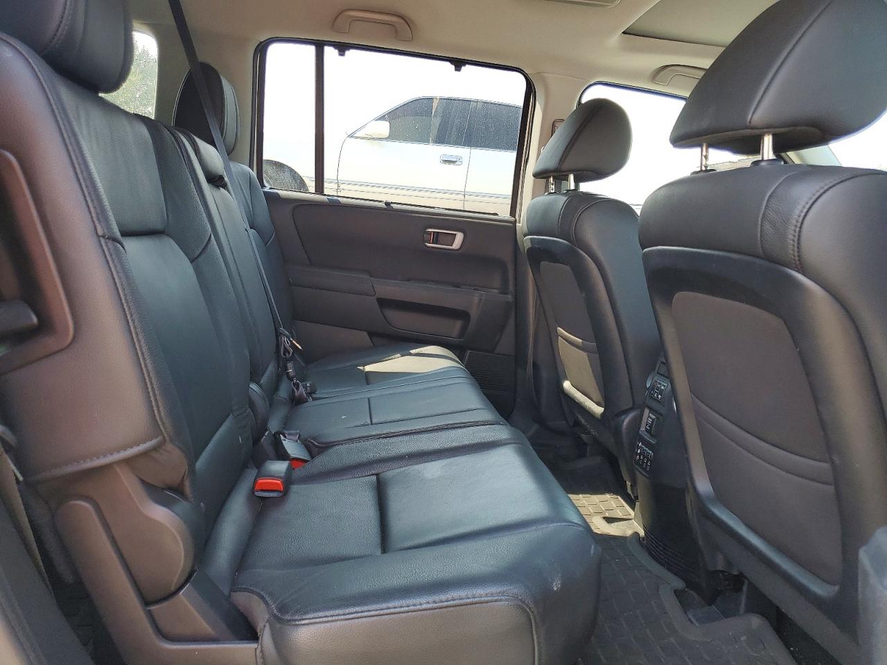 2015 Honda Pilot Touring White vin: 5FNYF4H93FB014934