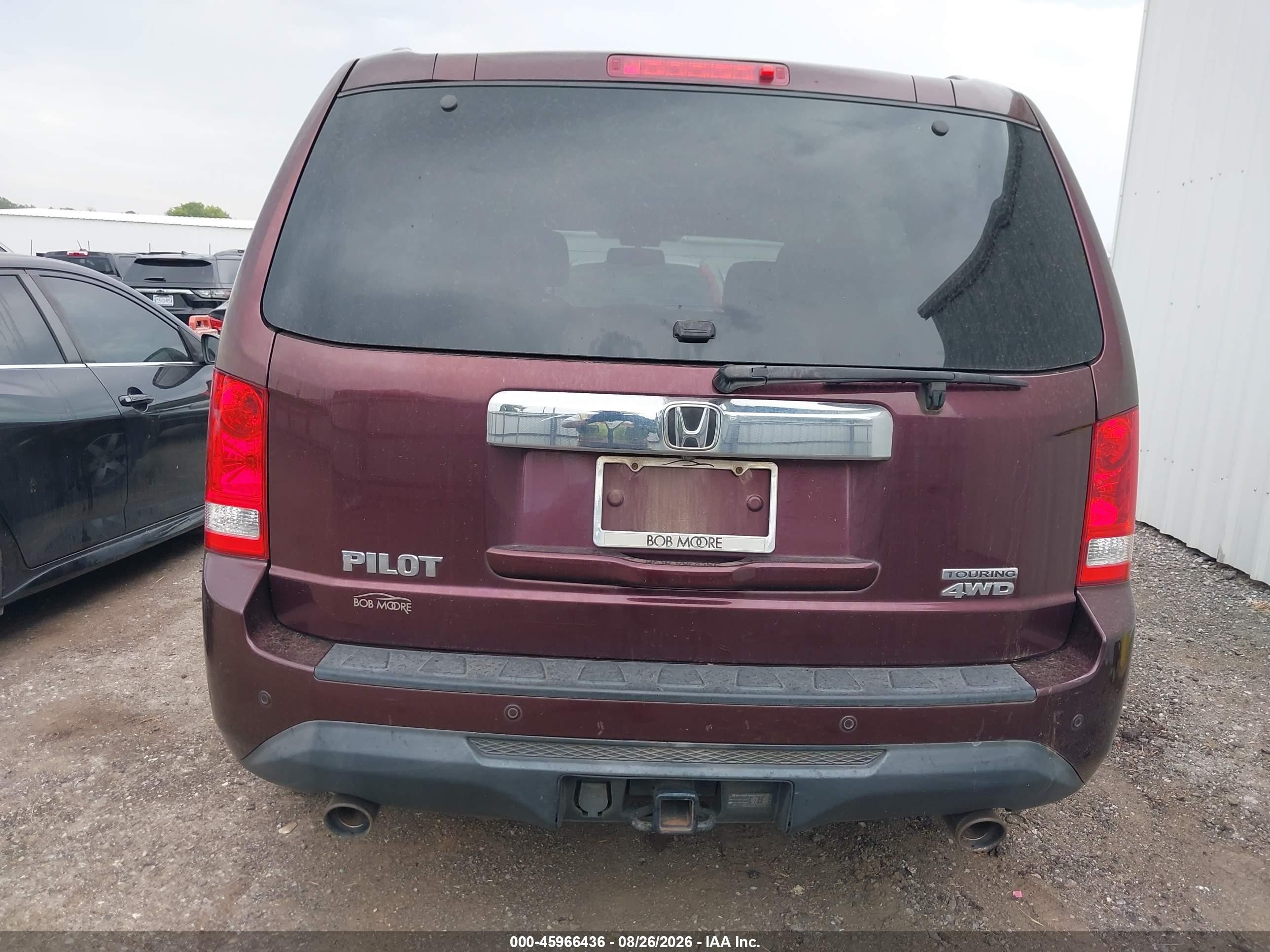 2015 Honda Pilot Touring Red vin: 5FNYF4H93FB037310