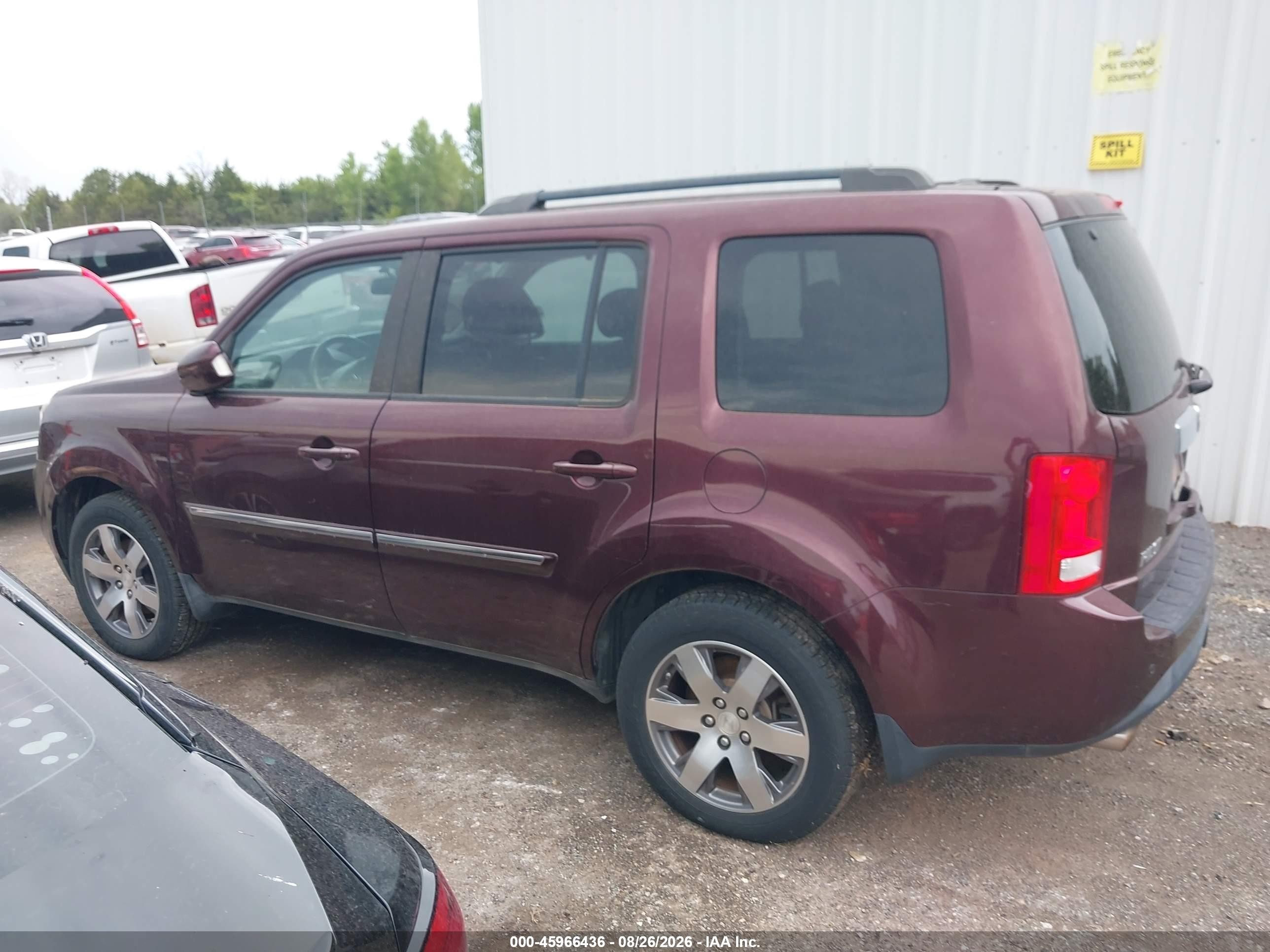2015 Honda Pilot Touring Red vin: 5FNYF4H93FB037310