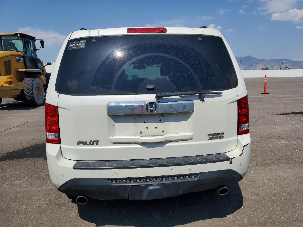 2015 Honda Pilot Touring Белый vin: 5FNYF4H93FB047092