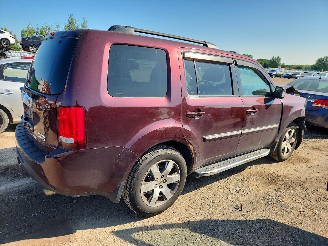 2015 Honda Pilot Touring Burgundy vin: 5FNYF4H93FB504645