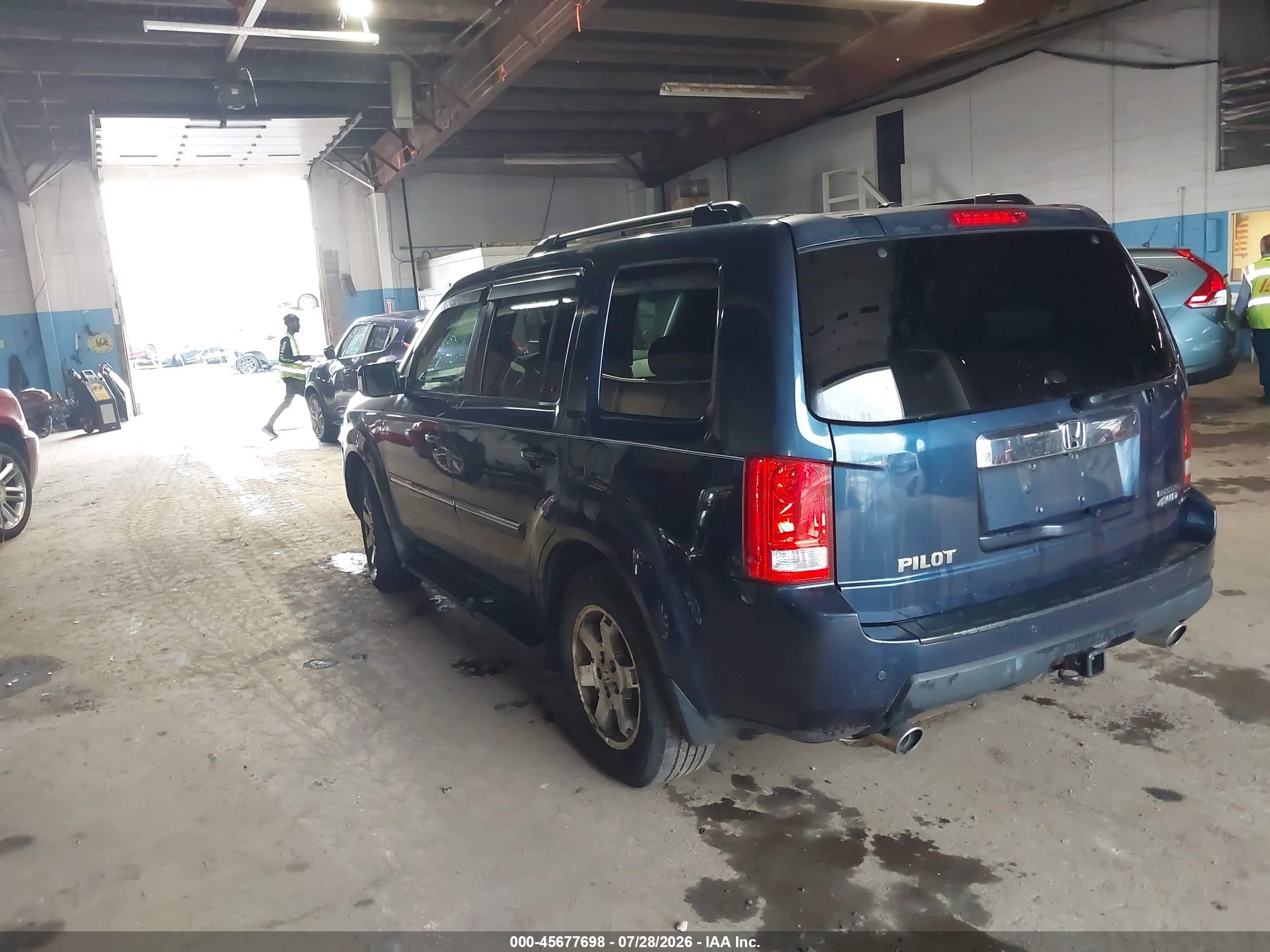 2010 Honda Pilot Touring Blue vin: 5FNYF4H94AB006799