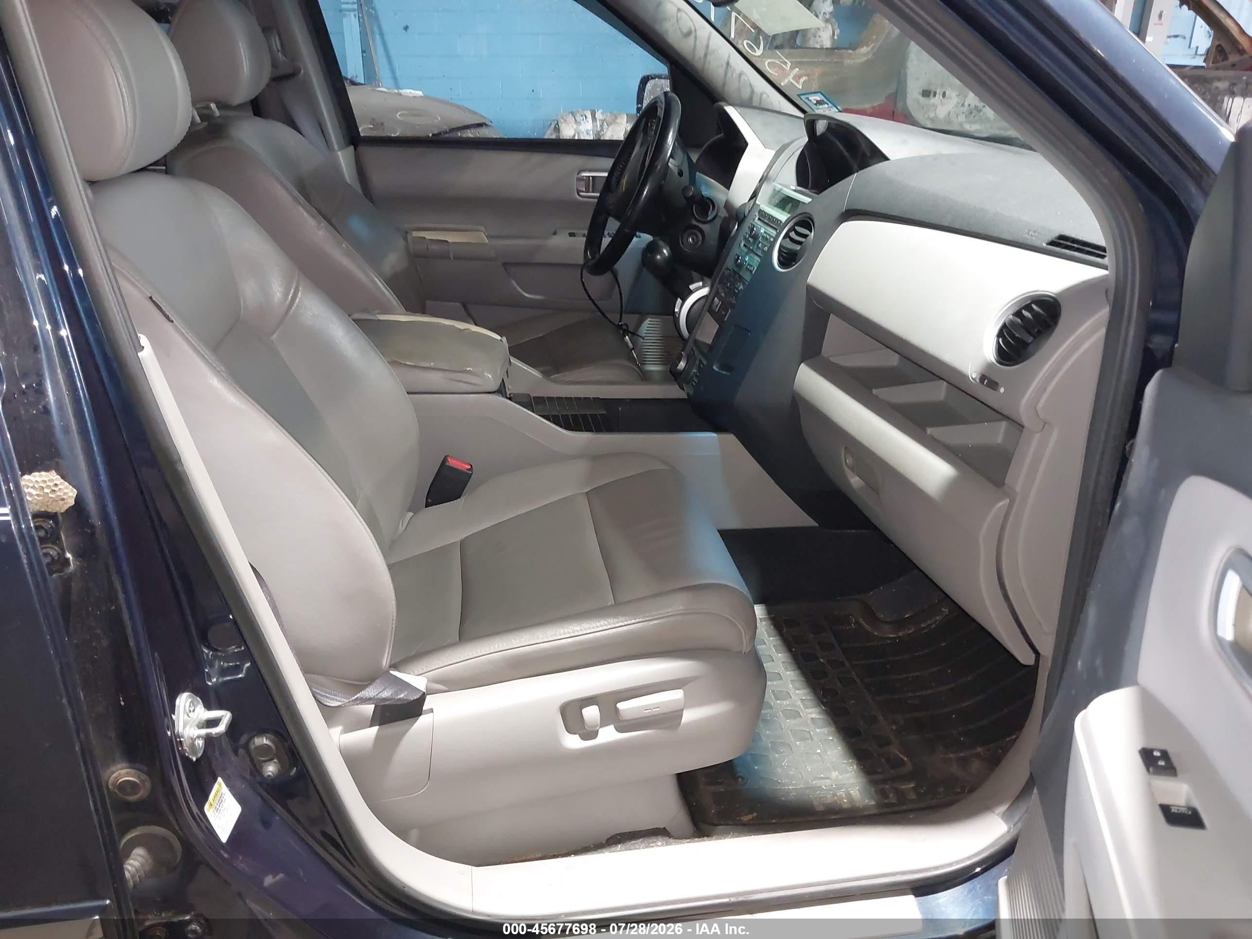 2010 Honda Pilot Touring Blue vin: 5FNYF4H94AB006799