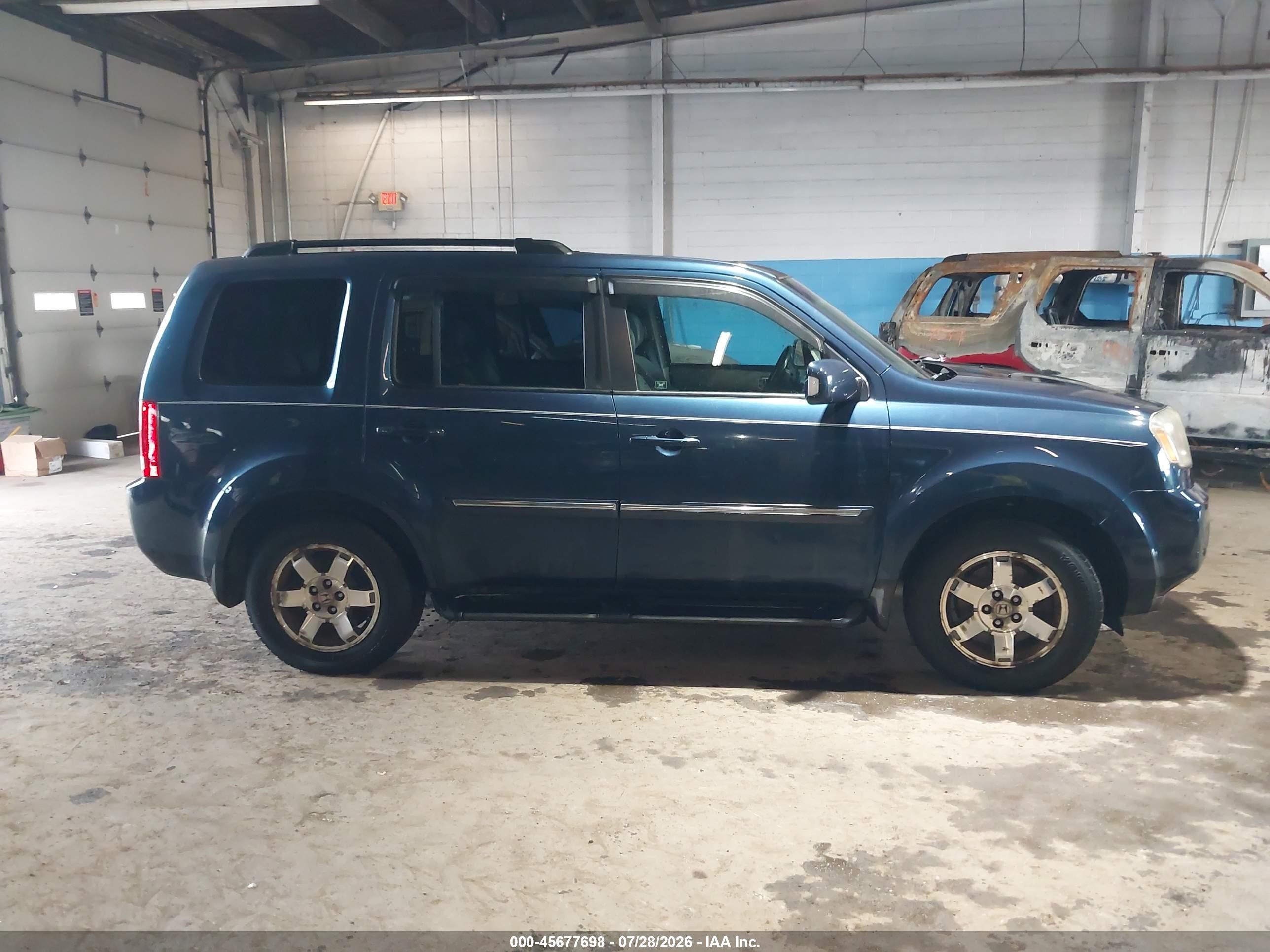 2010 Honda Pilot Touring Blue vin: 5FNYF4H94AB006799