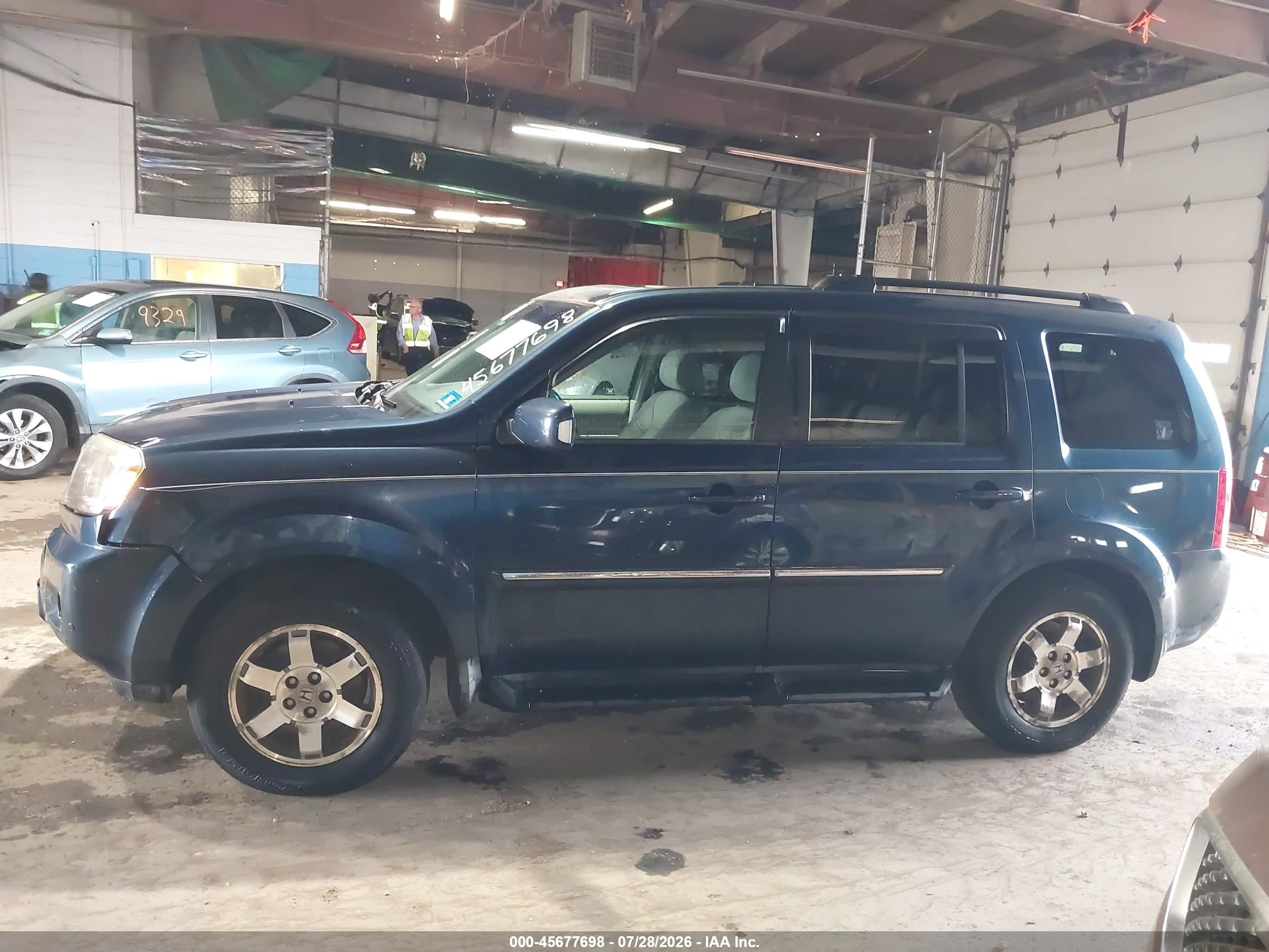 2010 Honda Pilot Touring Blue vin: 5FNYF4H94AB006799
