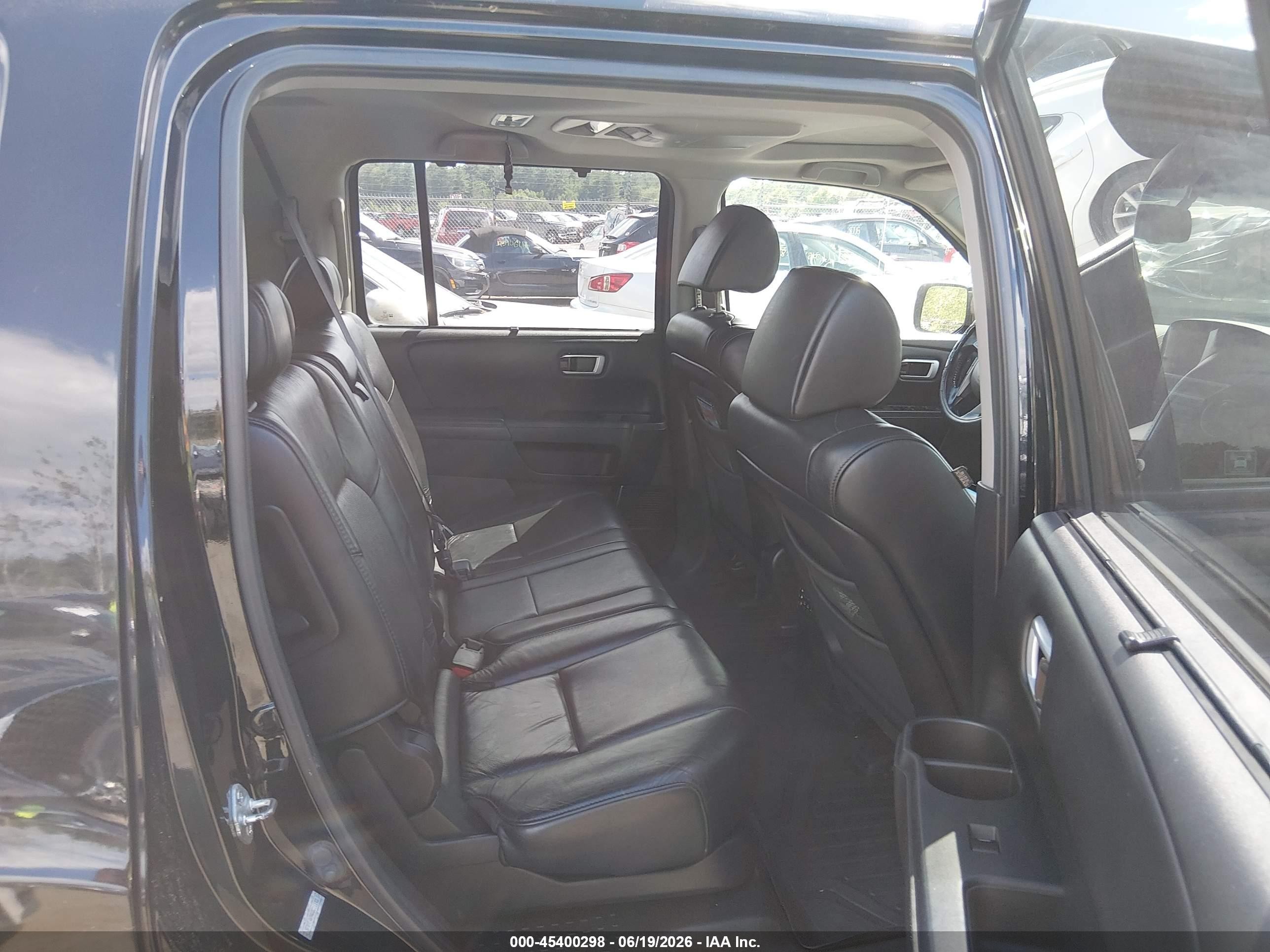 2010 Honda Pilot Touring Black vin: 5FNYF4H94AB011193