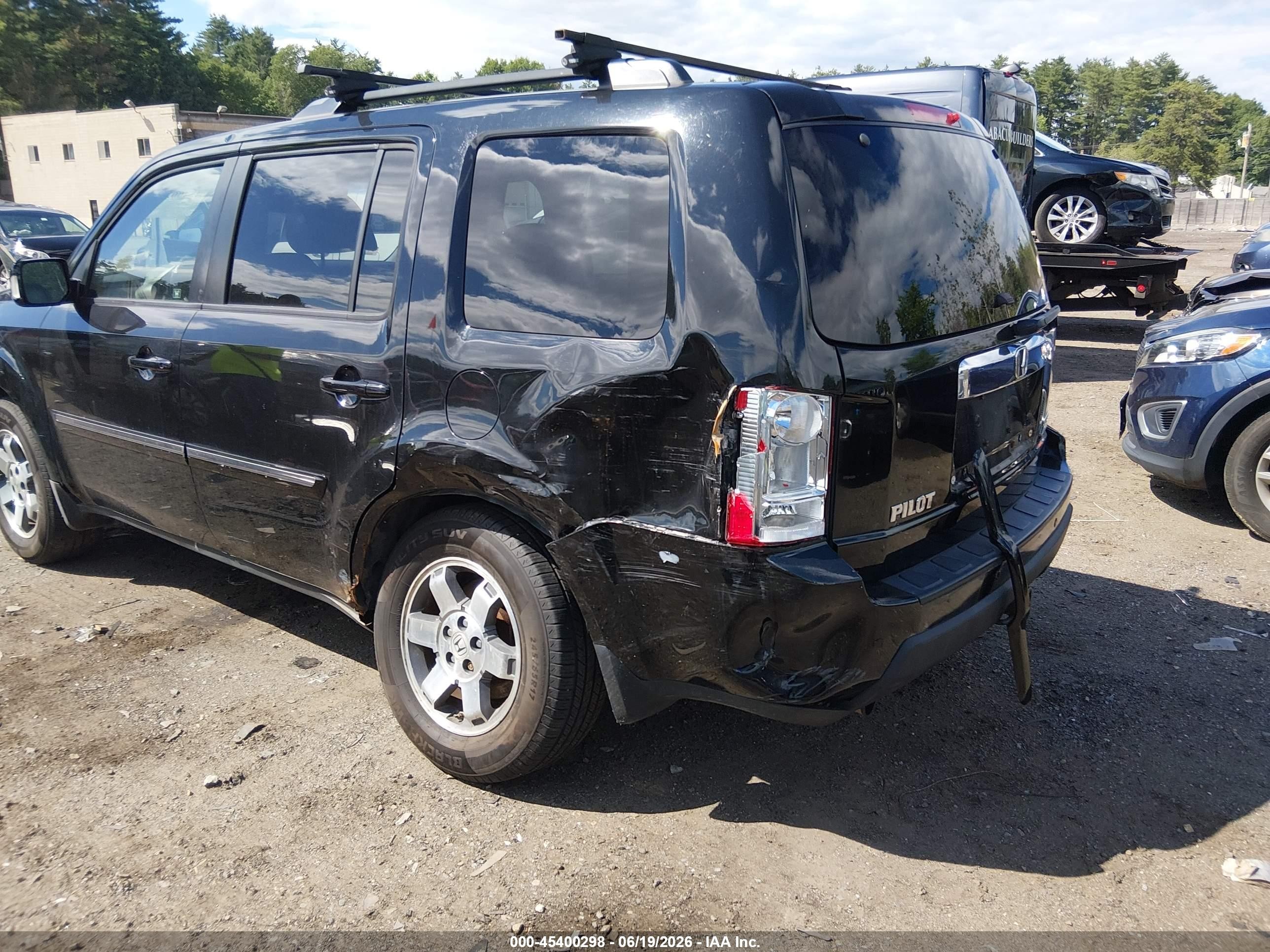 2010 Honda Pilot Touring Black vin: 5FNYF4H94AB011193