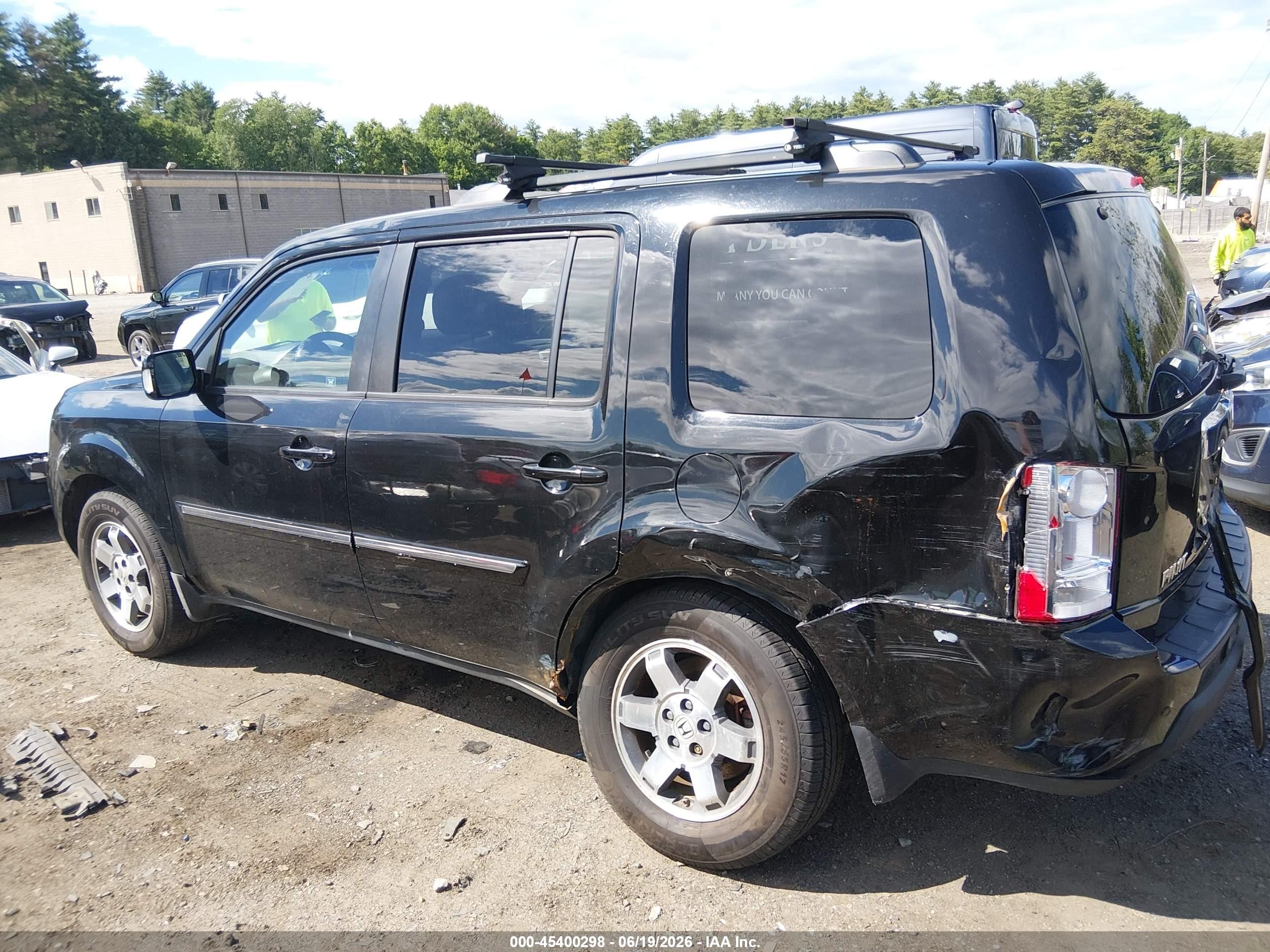 2010 Honda Pilot Touring Black vin: 5FNYF4H94AB011193