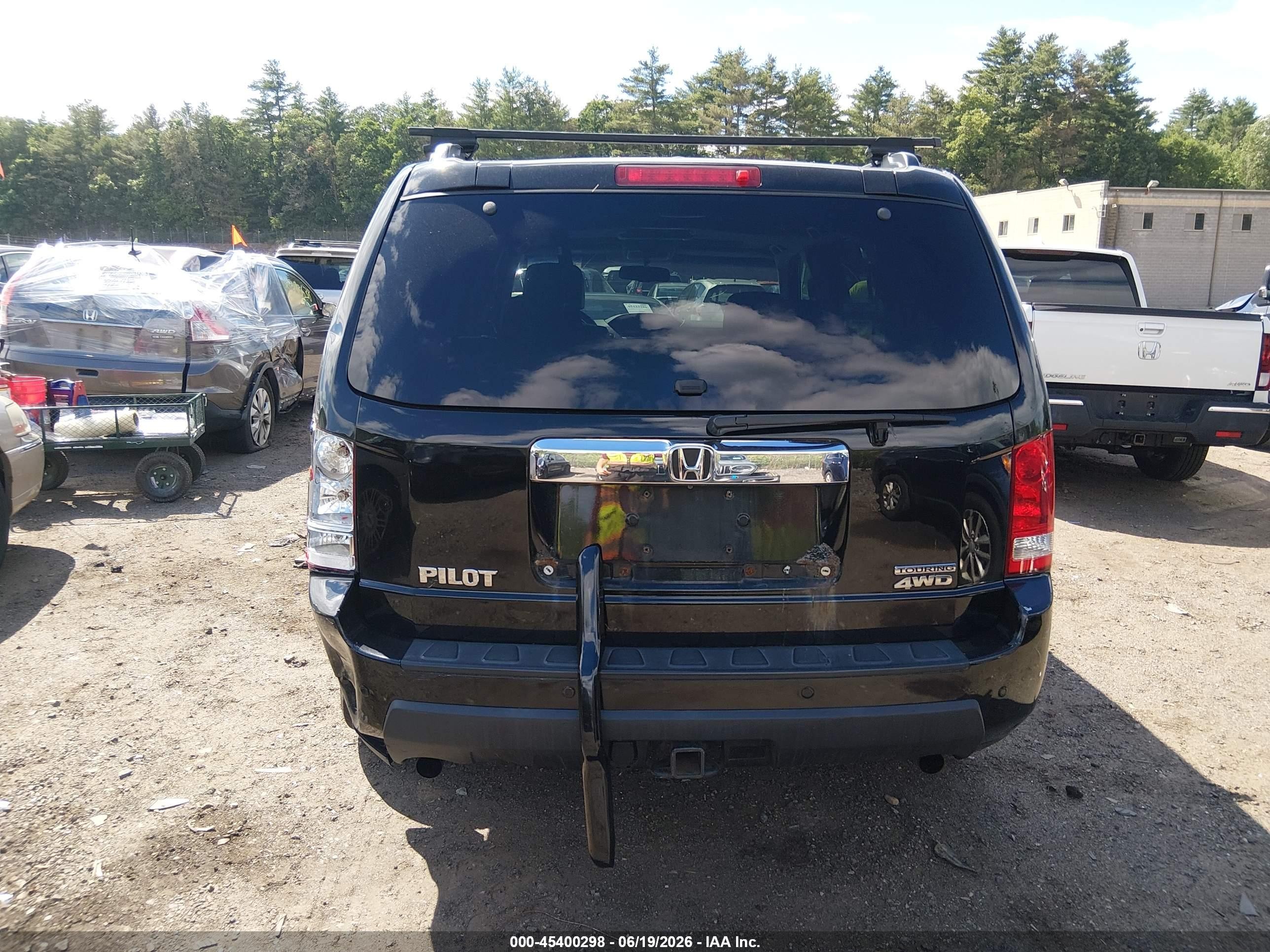 2010 Honda Pilot Touring Black vin: 5FNYF4H94AB011193