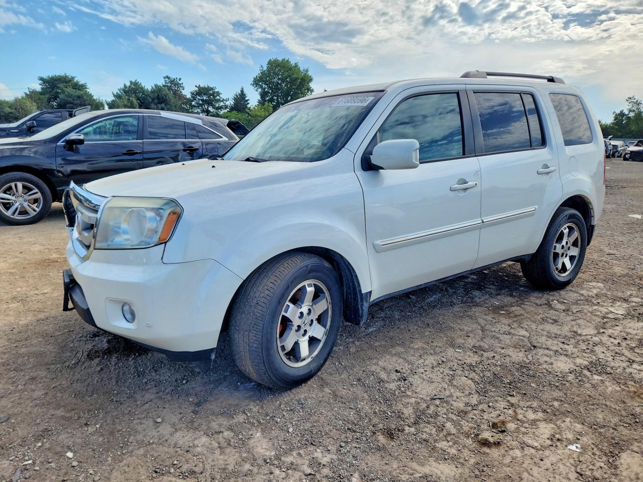 2011 Honda Pilot Touring White vin: 5FNYF4H94BB018050