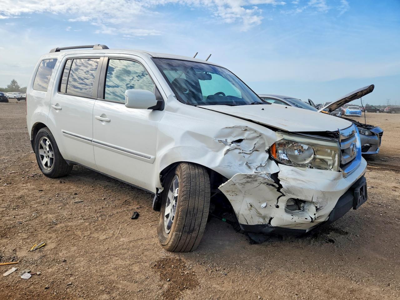 2011 Honda Pilot Touring White vin: 5FNYF4H94BB018050