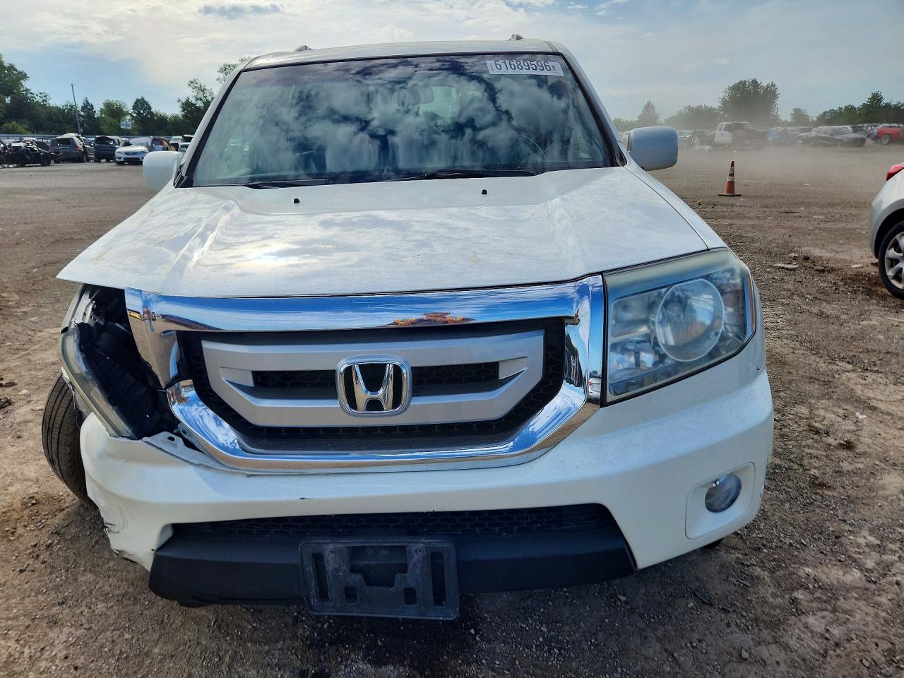 2011 Honda Pilot Touring White vin: 5FNYF4H94BB018050