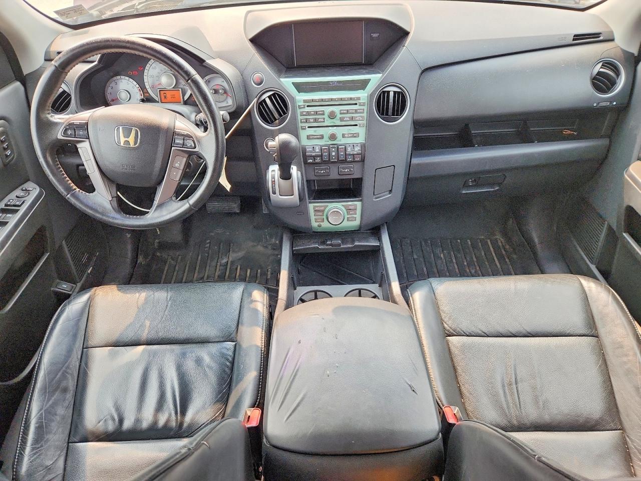 2011 Honda Pilot Touring Burgundy vin: 5FNYF4H94BB019053