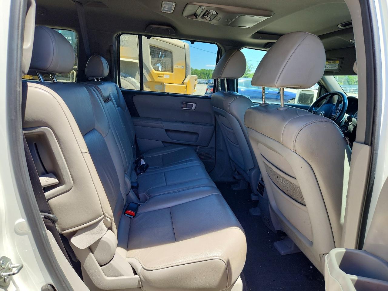 2011 Honda Pilot Touring White vin: 5FNYF4H94BB036094