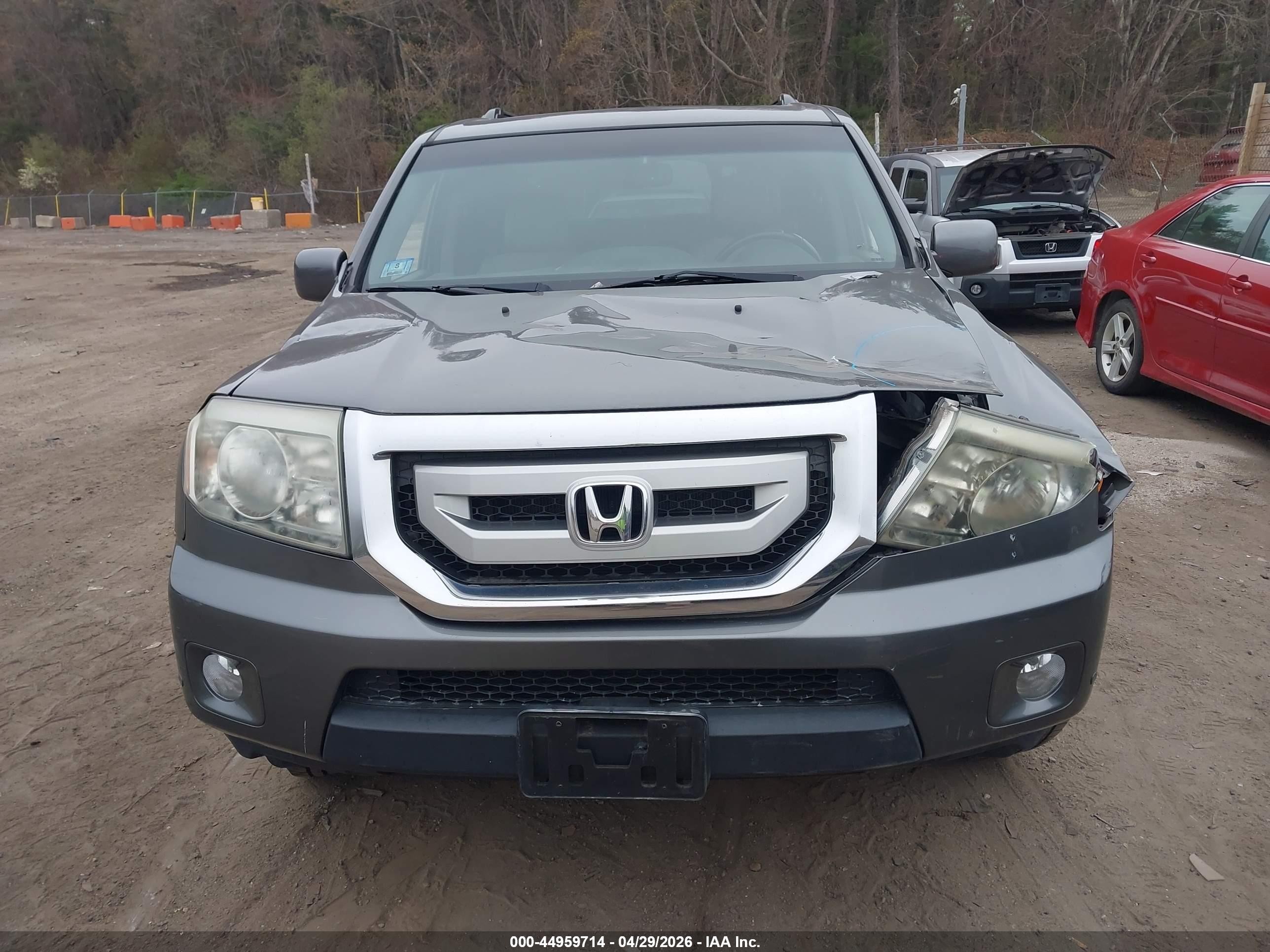 2011 Honda Pilot Touring Gray vin: 5FNYF4H94BB061254