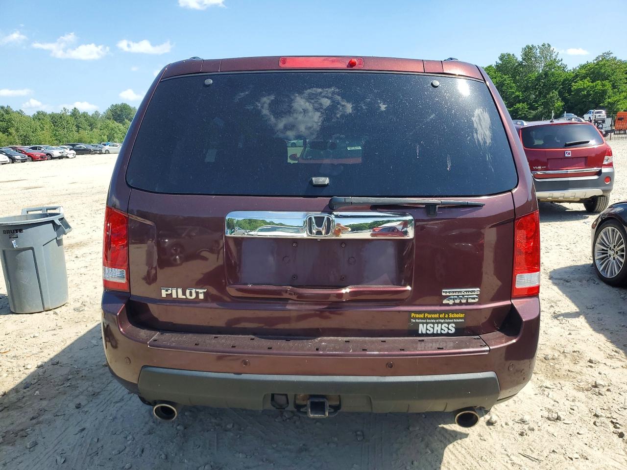 2011 Honda Pilot Touring Burgundy vin: 5FNYF4H94BB087465