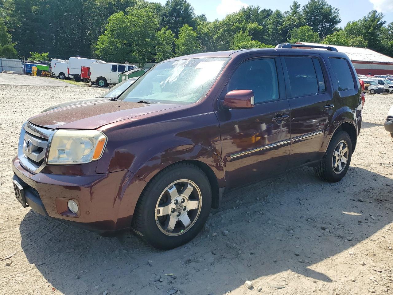 2011 Honda Pilot Touring Burgundy vin: 5FNYF4H94BB087465