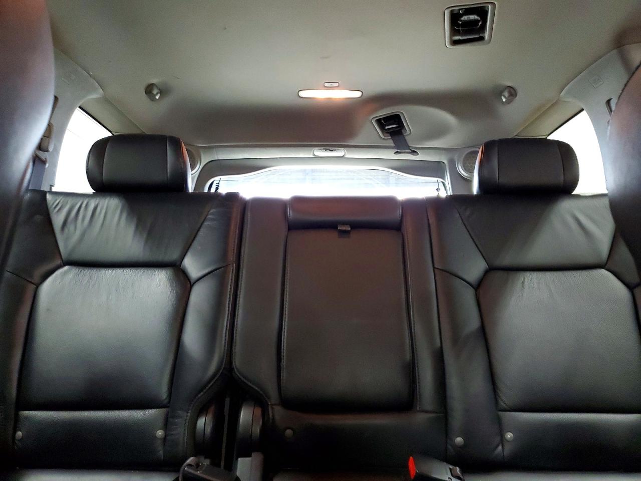 2011 Honda Pilot Touring Silver vin: 5FNYF4H94BB087868