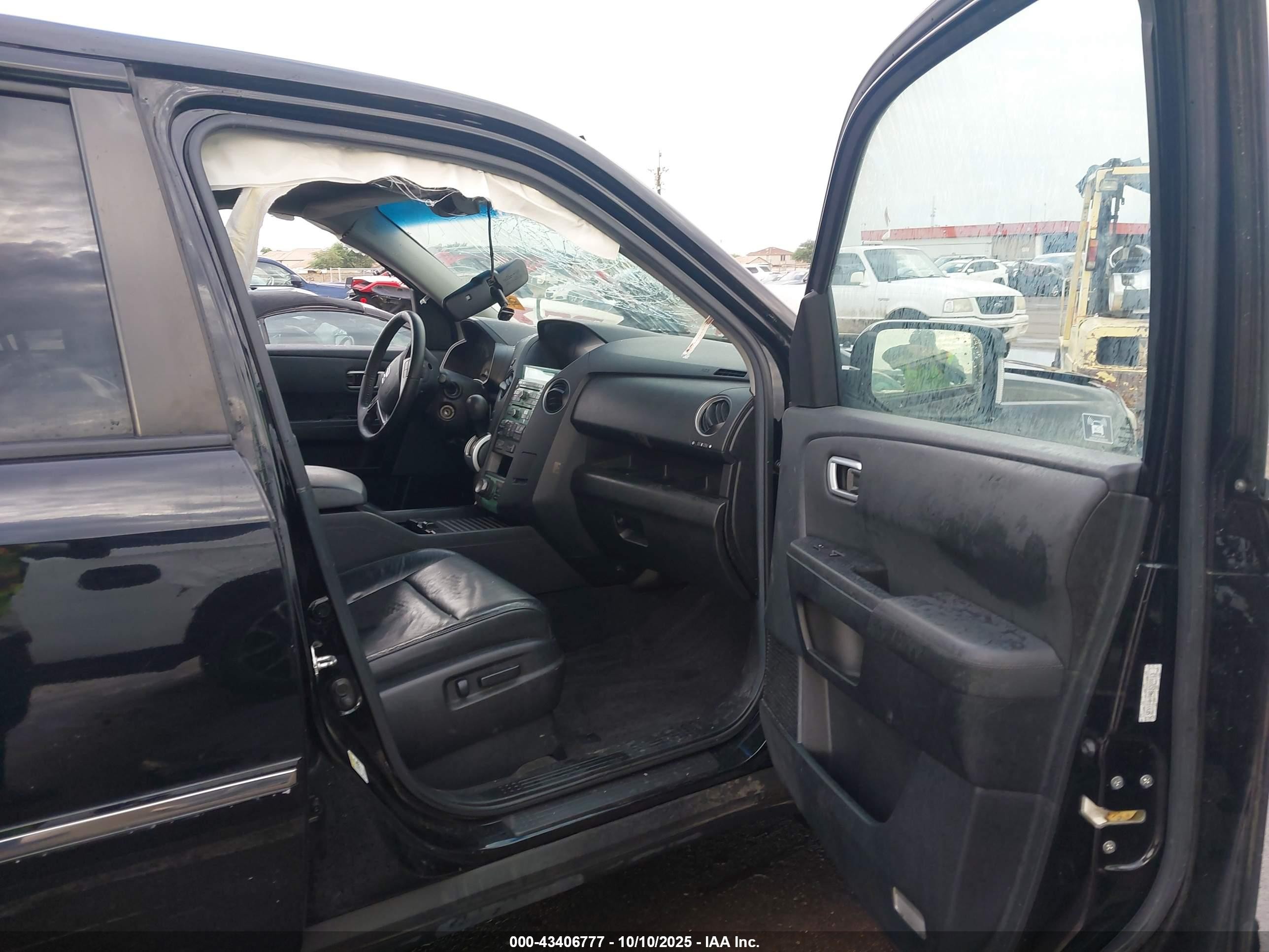 2011 Honda Pilot Touring Black vin: 5FNYF4H94BB089913