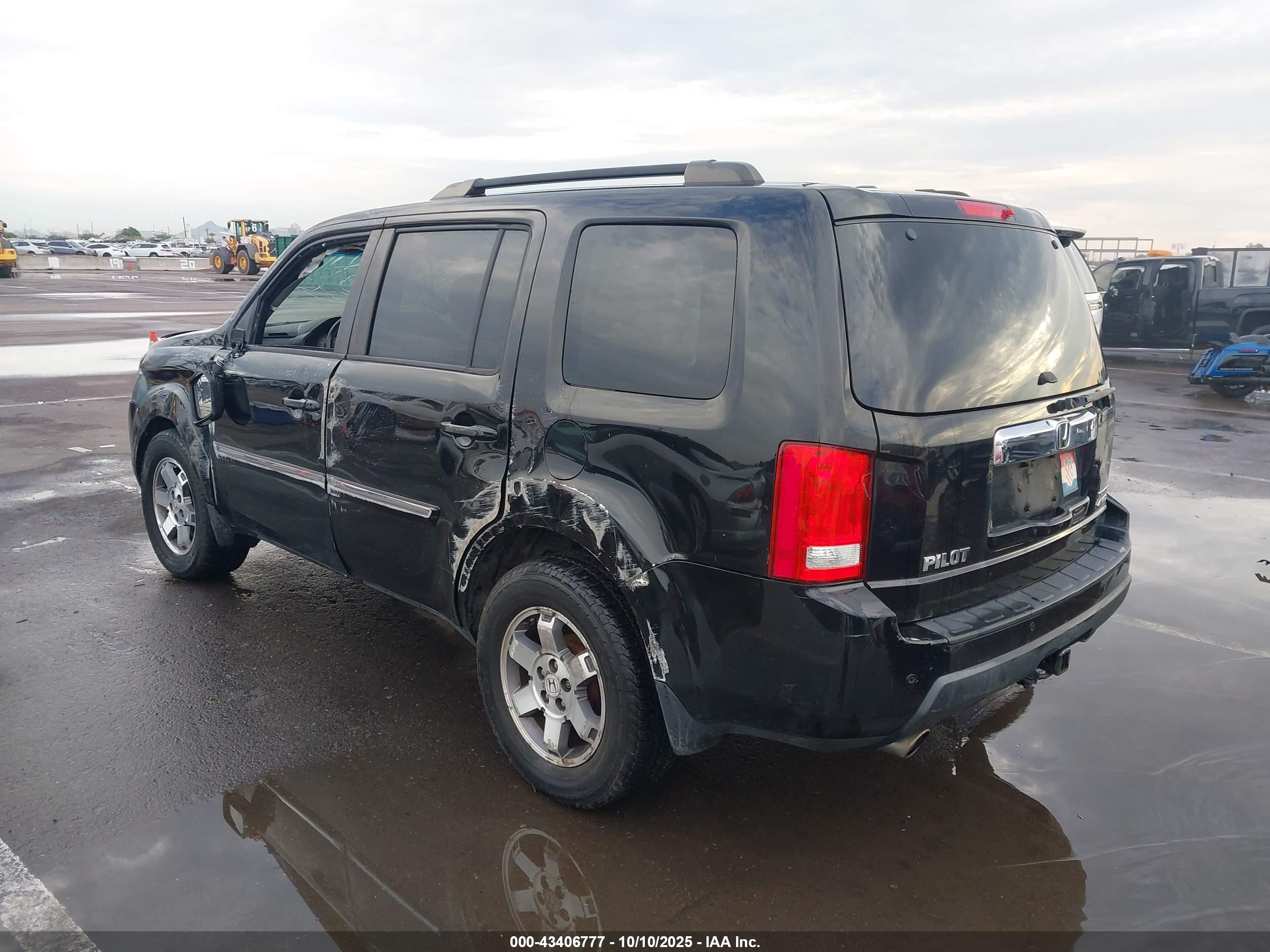 2011 Honda Pilot Touring Black vin: 5FNYF4H94BB089913