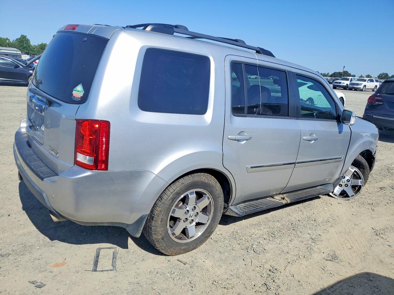 2011 Honda Pilot Touring Silver vin: 5FNYF4H94BB100571