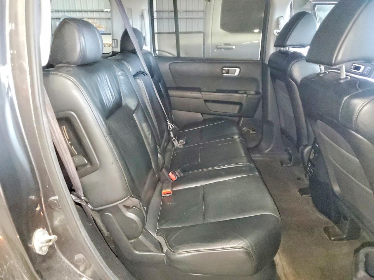 2011 Honda Pilot Touring Gray vin: 5FNYF4H94BB101588