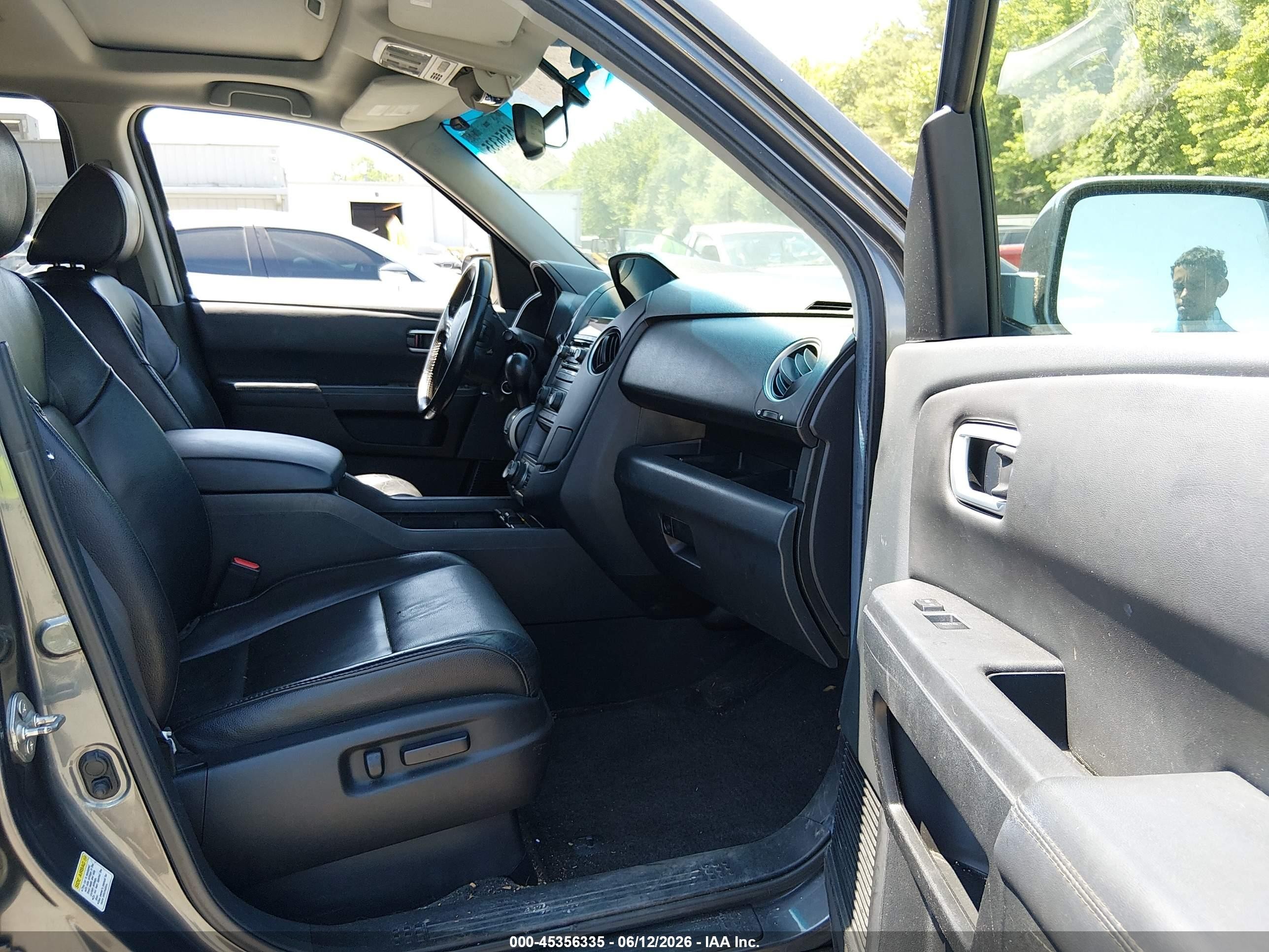 2012 Honda Pilot Touring Gray vin: 5FNYF4H94CB010953