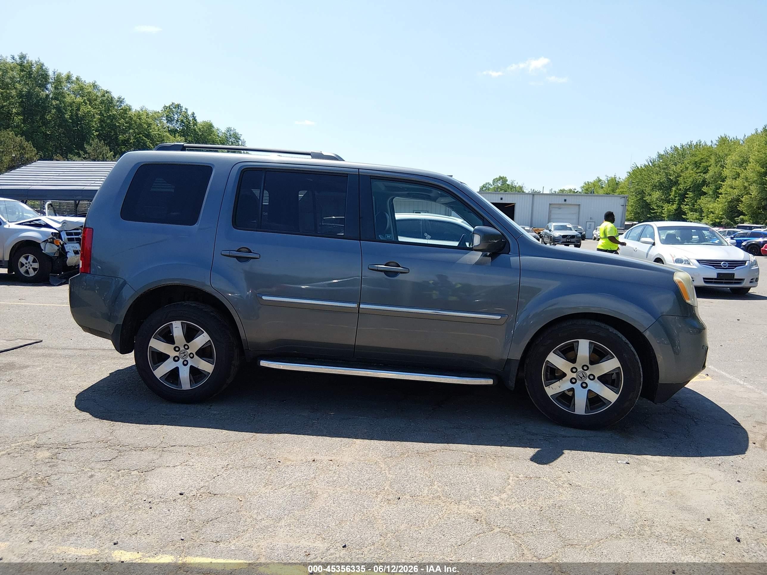2012 Honda Pilot Touring Gray vin: 5FNYF4H94CB010953