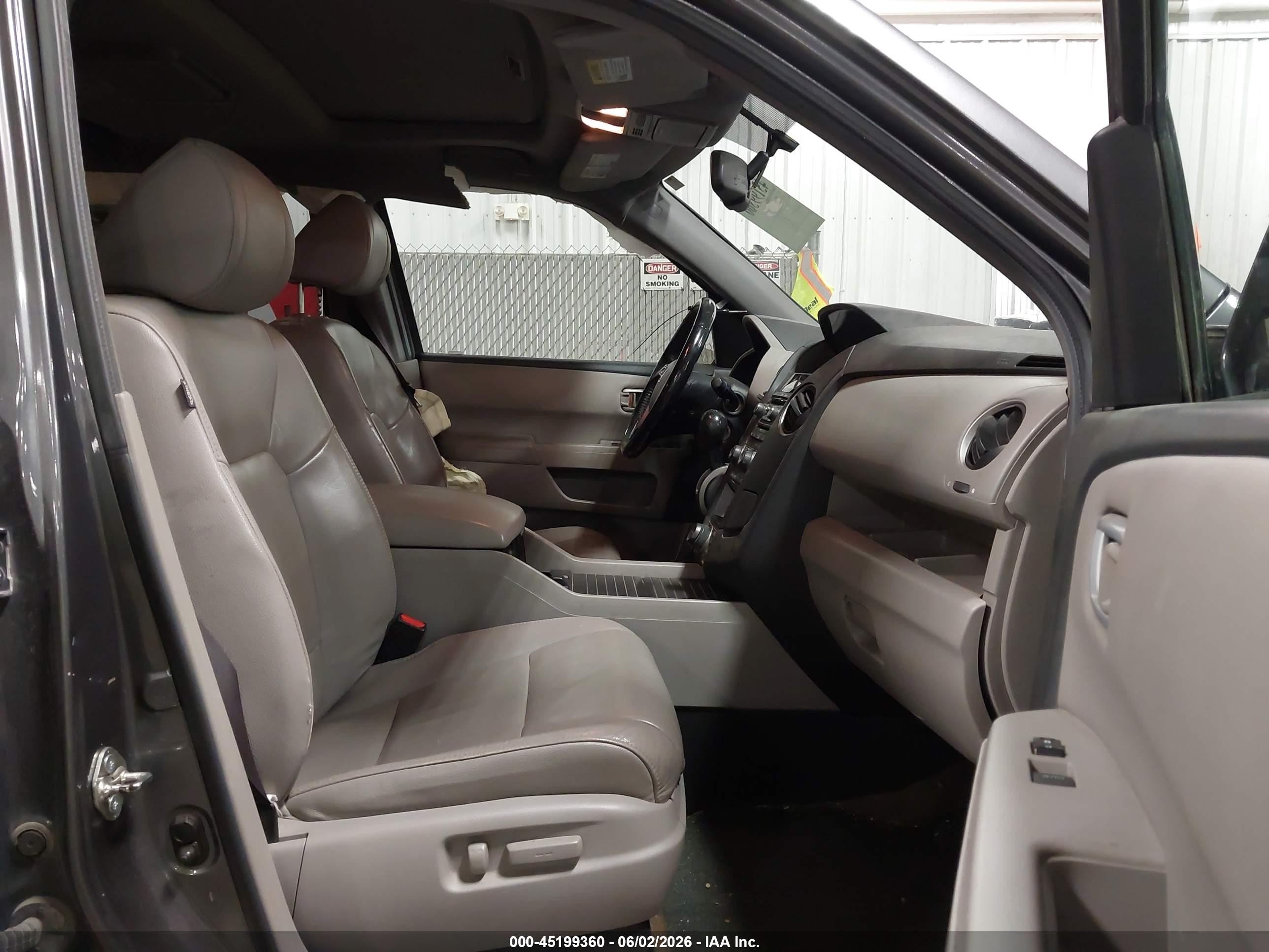 2013 Honda Pilot Touring Gray vin: 5FNYF4H94DB036471