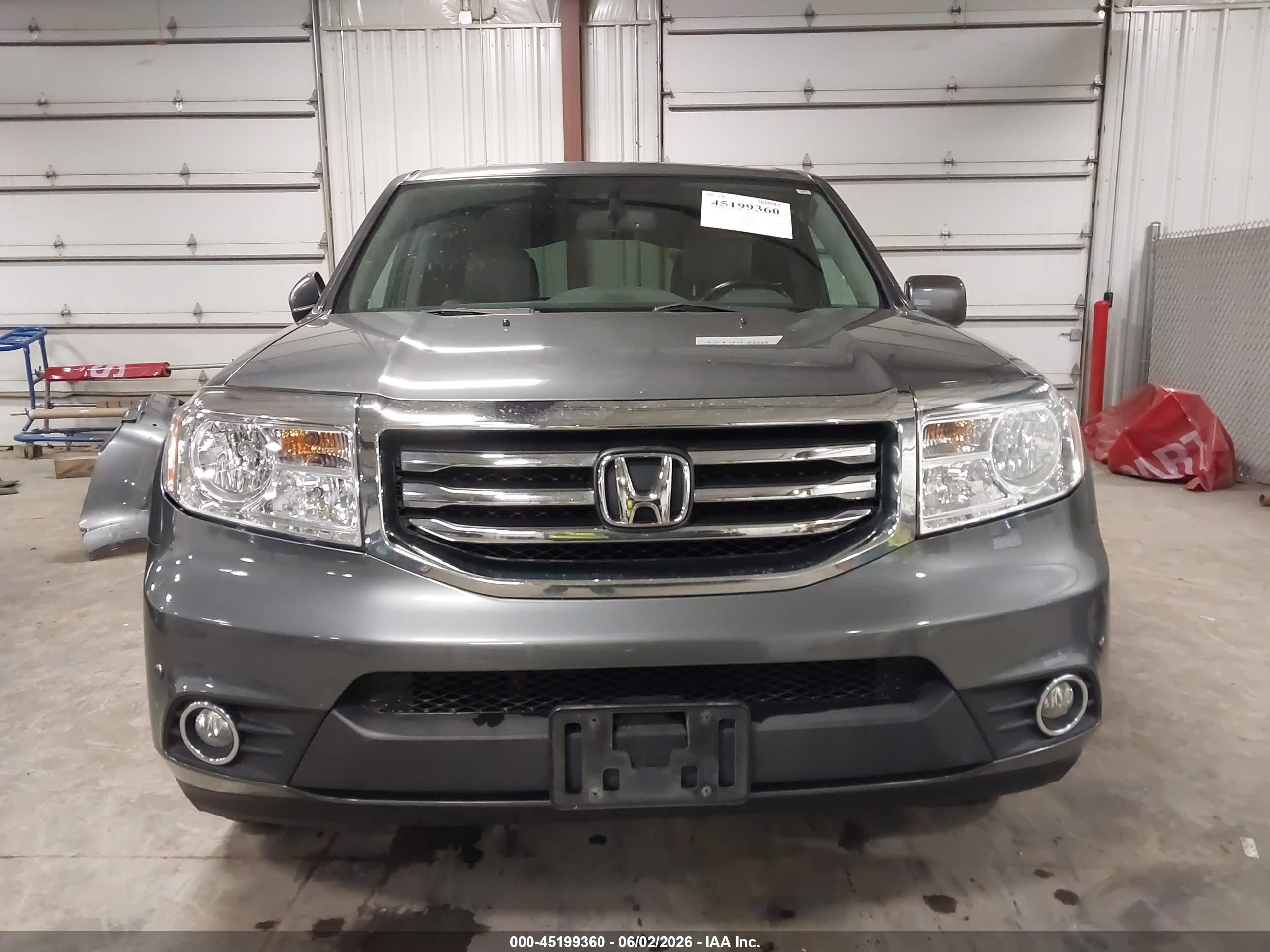 2013 Honda Pilot Touring Gray vin: 5FNYF4H94DB036471