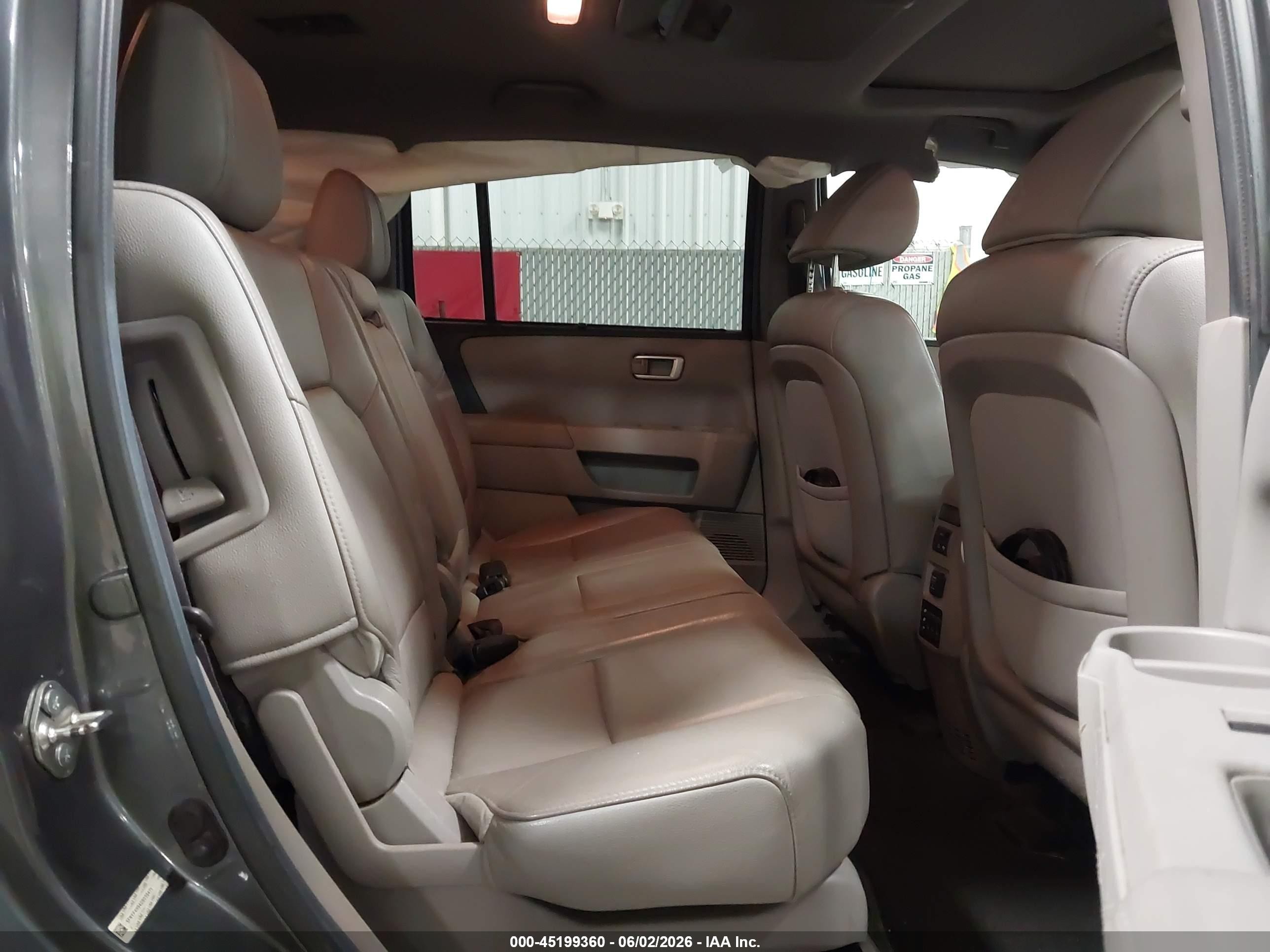 2013 Honda Pilot Touring Gray vin: 5FNYF4H94DB036471