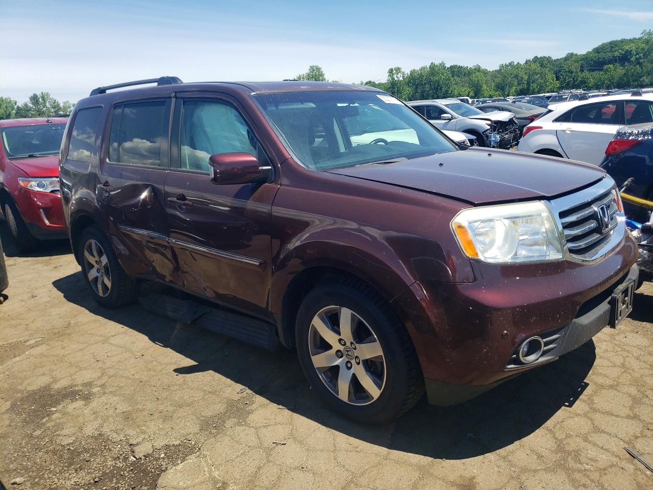 2013 Honda Pilot Touring Maroon vin: 5FNYF4H94DB047566