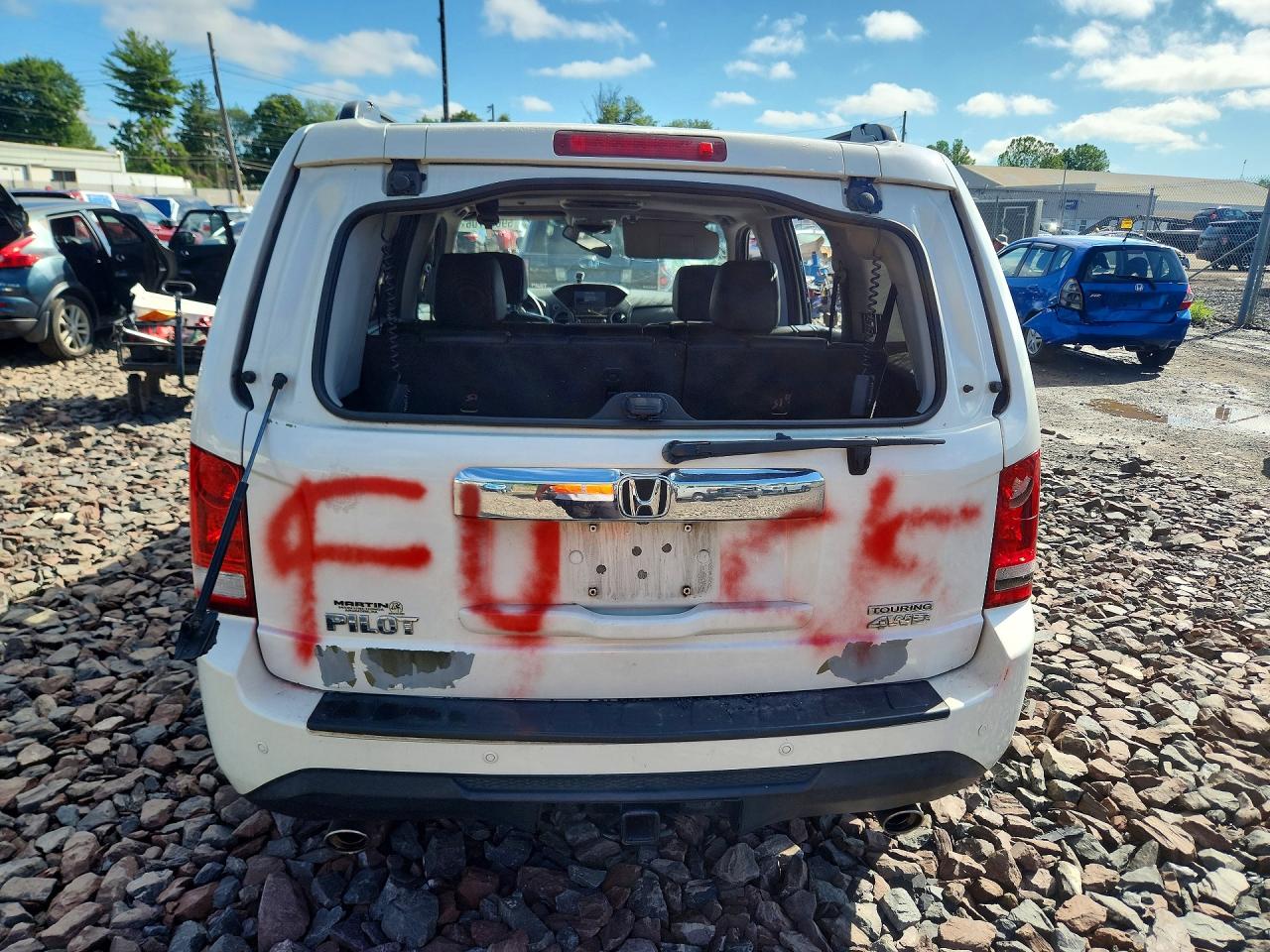 2014 Honda Pilot Touring White vin: 5FNYF4H94EB043910