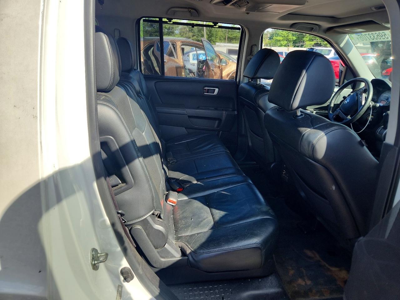 2014 Honda Pilot Touring White vin: 5FNYF4H94EB043910
