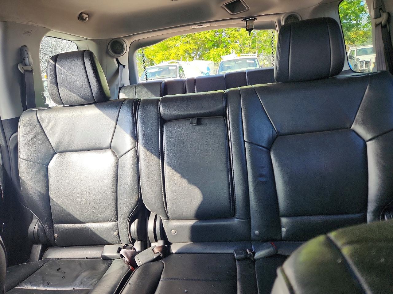 2014 Honda Pilot Touring White vin: 5FNYF4H94EB043910