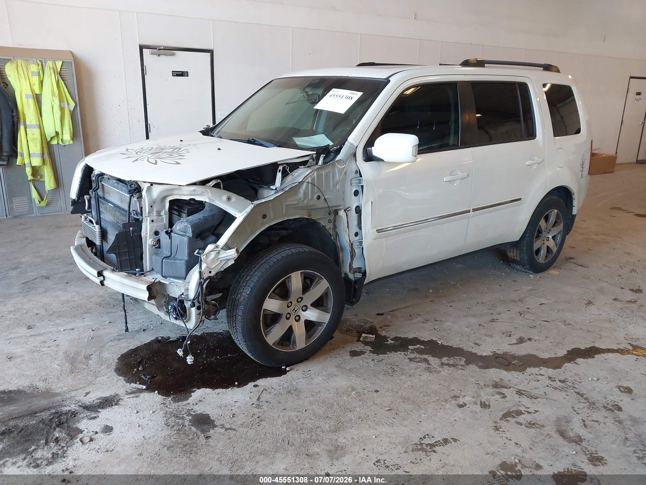 2014 Honda Pilot Touring White vin: 5FNYF4H94EB504636