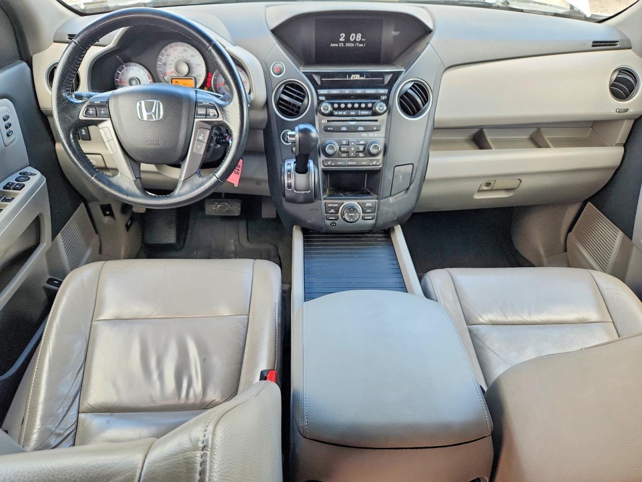 2015 Honda Pilot Touring White vin: 5FNYF4H94FB008446