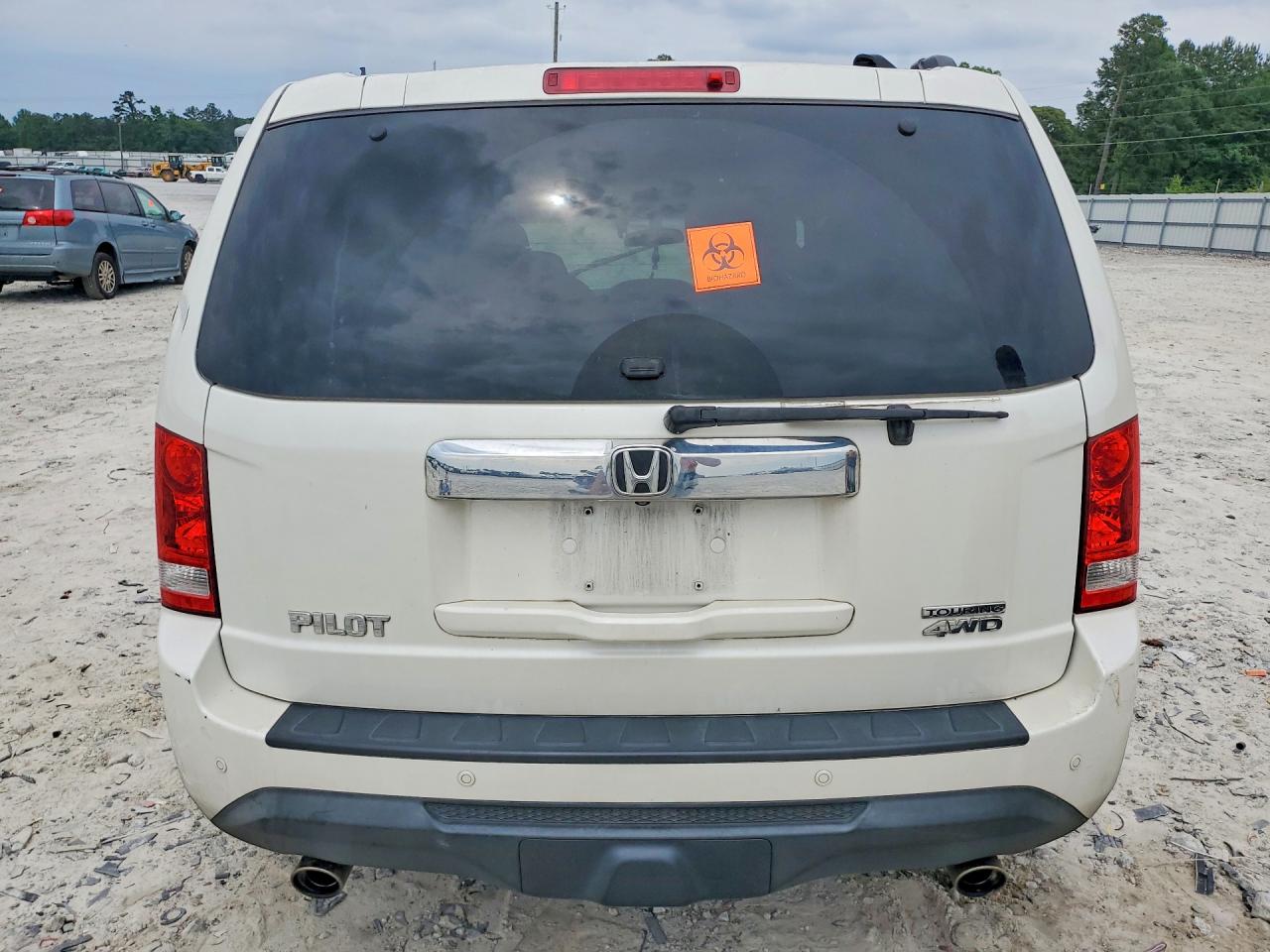 2015 Honda Pilot Touring White vin: 5FNYF4H94FB010262