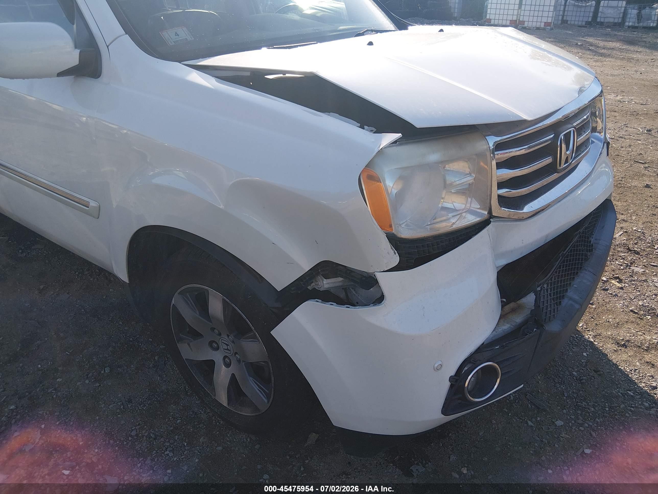 2015 Honda Pilot Touring White vin: 5FNYF4H94FB037638