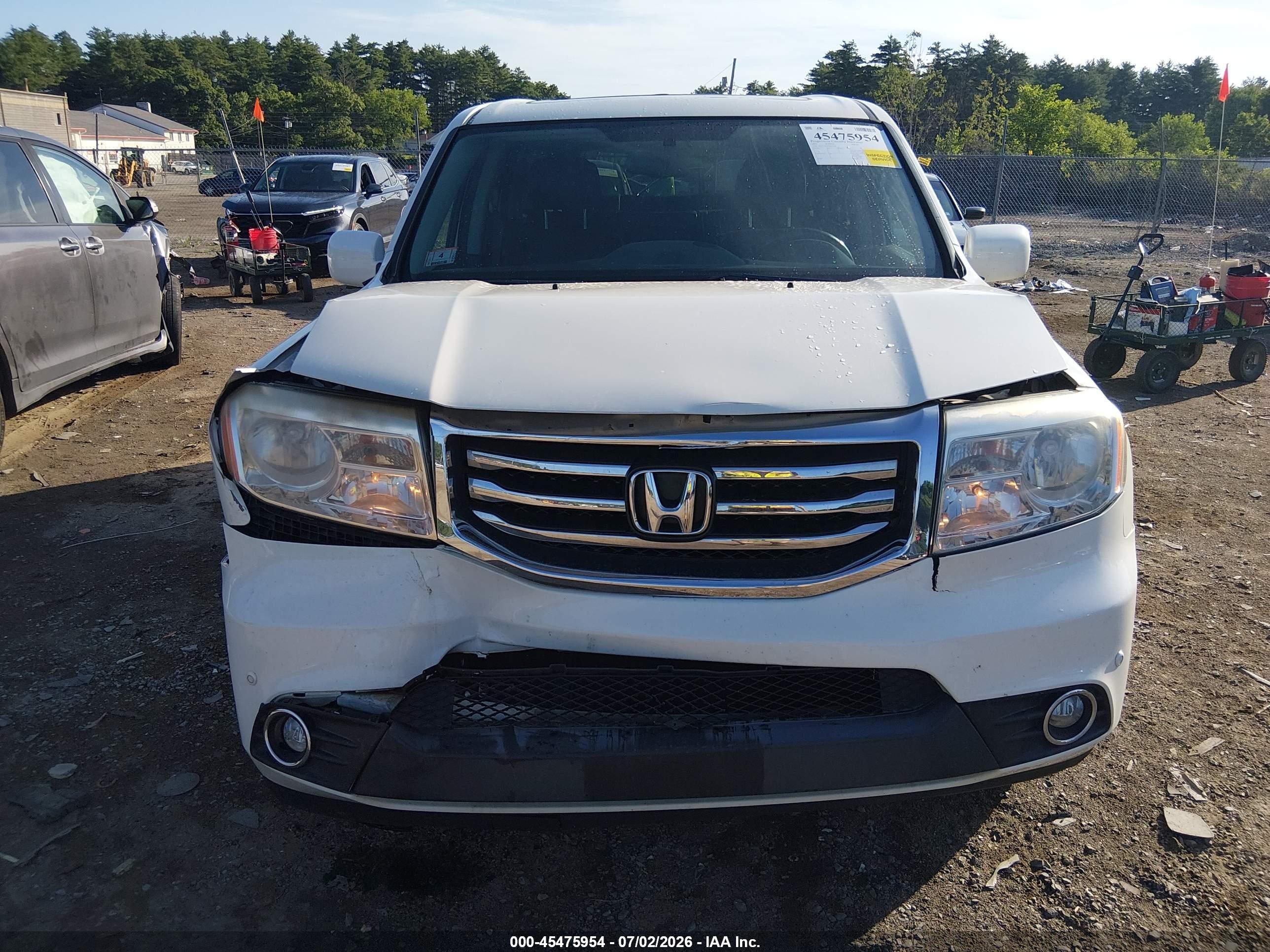 2015 Honda Pilot Touring White vin: 5FNYF4H94FB037638