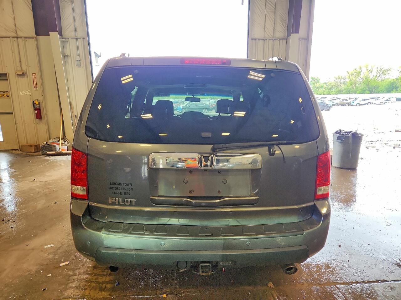2011 Honda Pilot Touring Gray vin: 5FNYF4H95BB037366