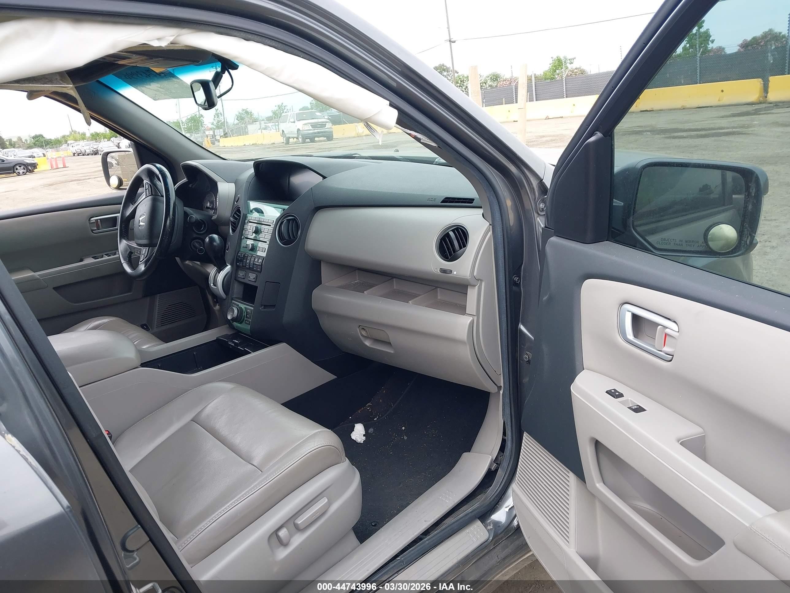 2011 Honda Pilot Touring Серый vin: 5FNYF4H95BB090634