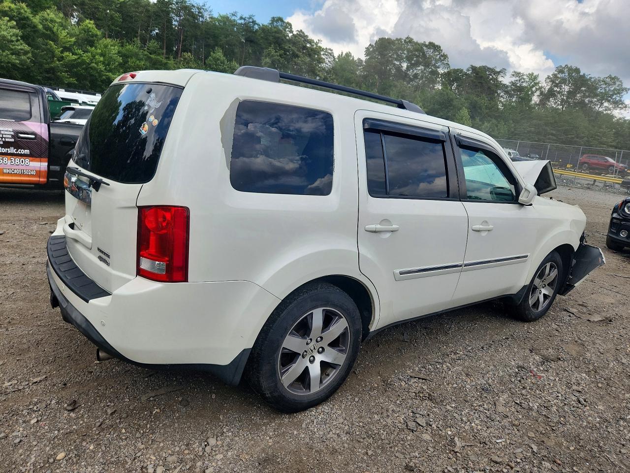 2012 Honda Pilot Touring White vin: 5FNYF4H95CB018155