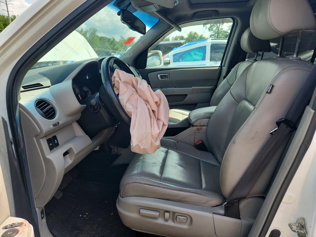 2012 Honda Pilot Touring White vin: 5FNYF4H95CB018155
