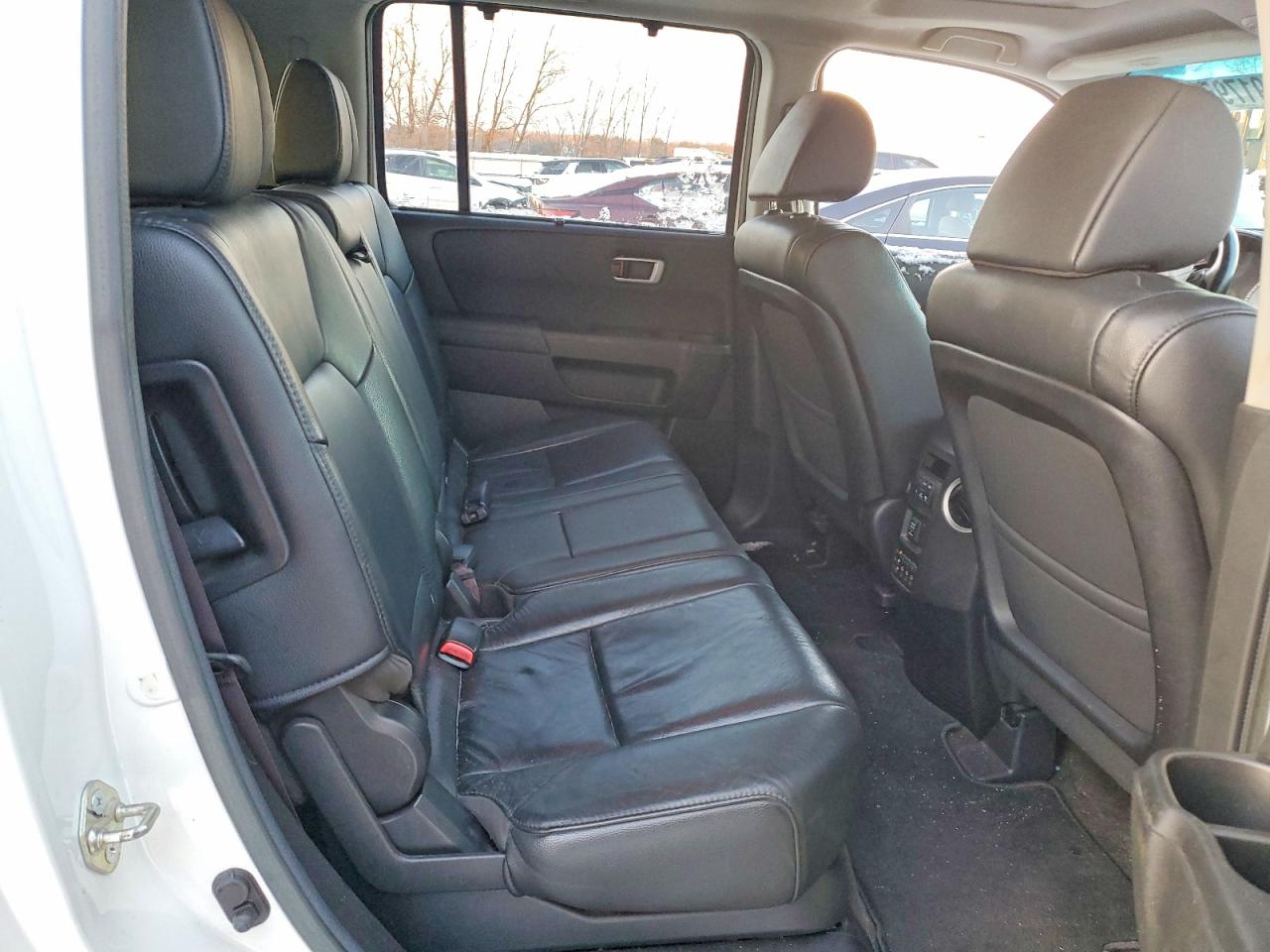 2012 Honda Pilot Белый vin: 5FNYF4H95CB065606