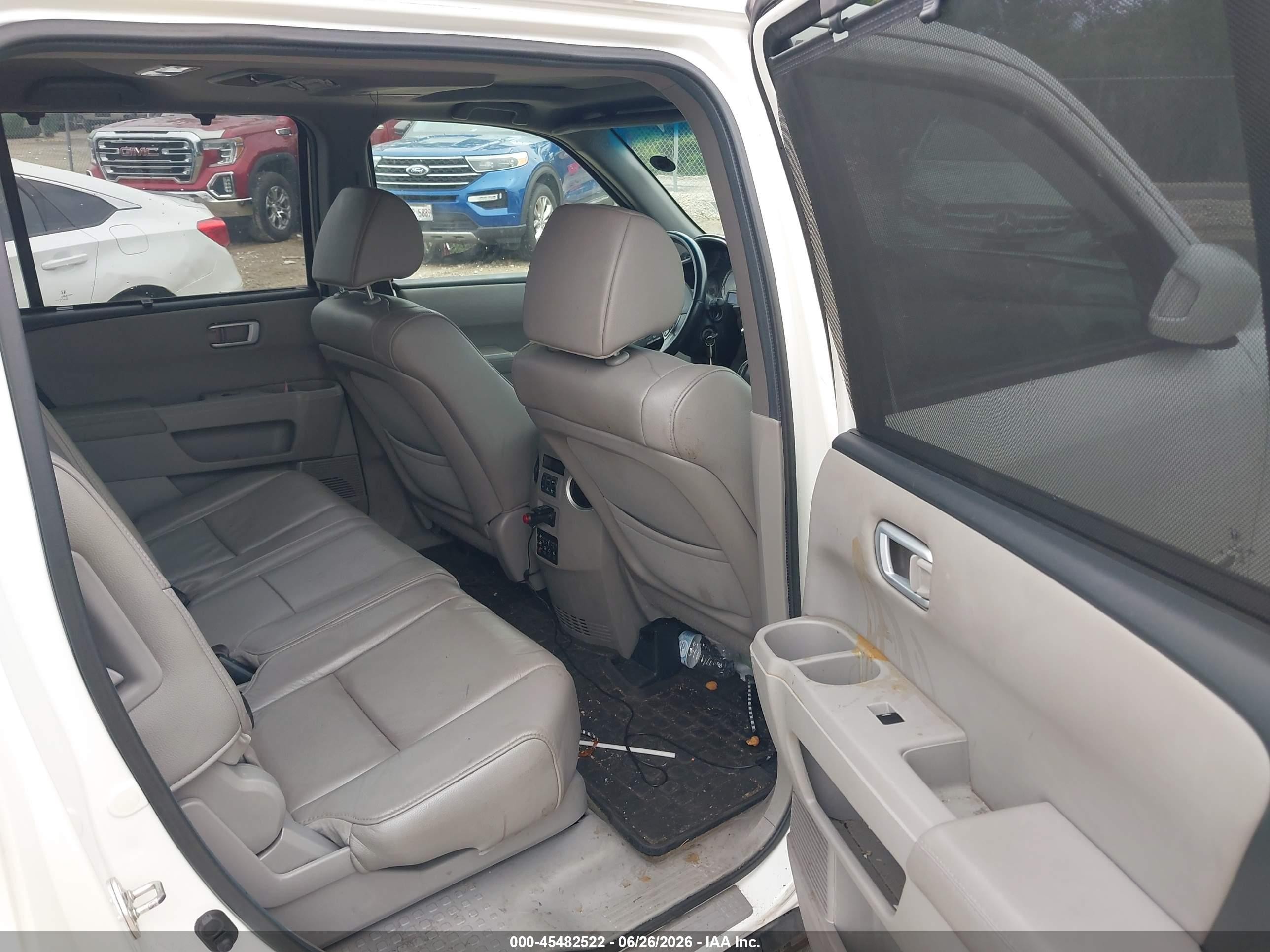 2013 Honda Pilot Touring White vin: 5FNYF4H95DB035975
