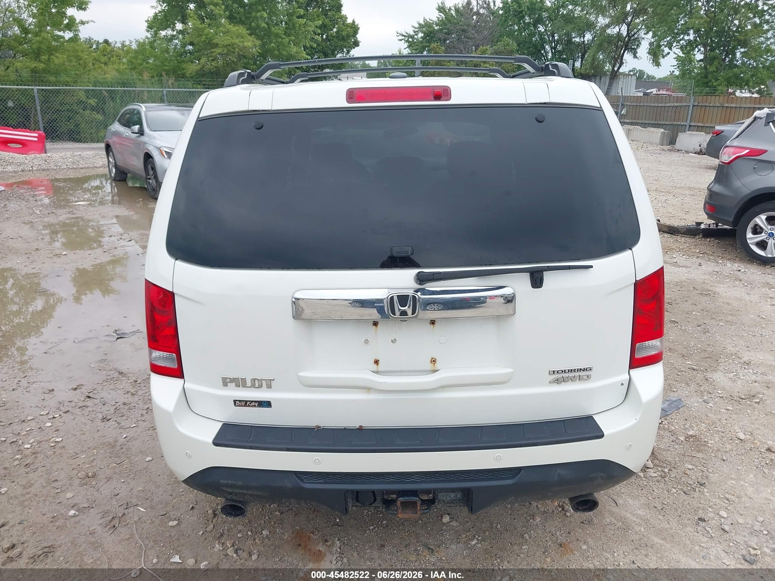 2013 Honda Pilot Touring White vin: 5FNYF4H95DB035975